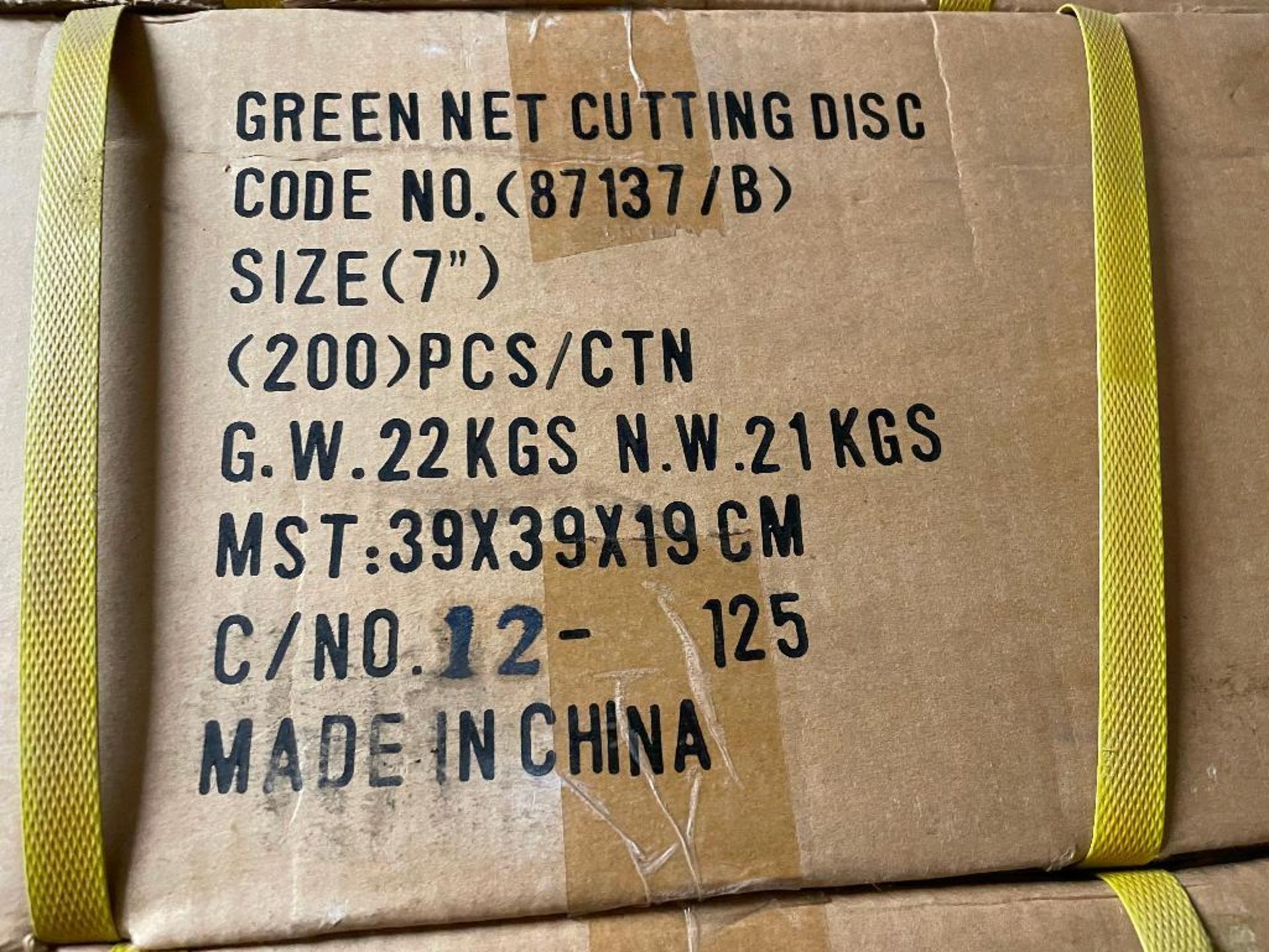 DESCRIPTION: (2) CASES OF GREEN NET 7"CUTTING DISCS. 200 PER CASE, 400 IN LOT BRAND / MODEL: EAZY PO - Image 2 of 2