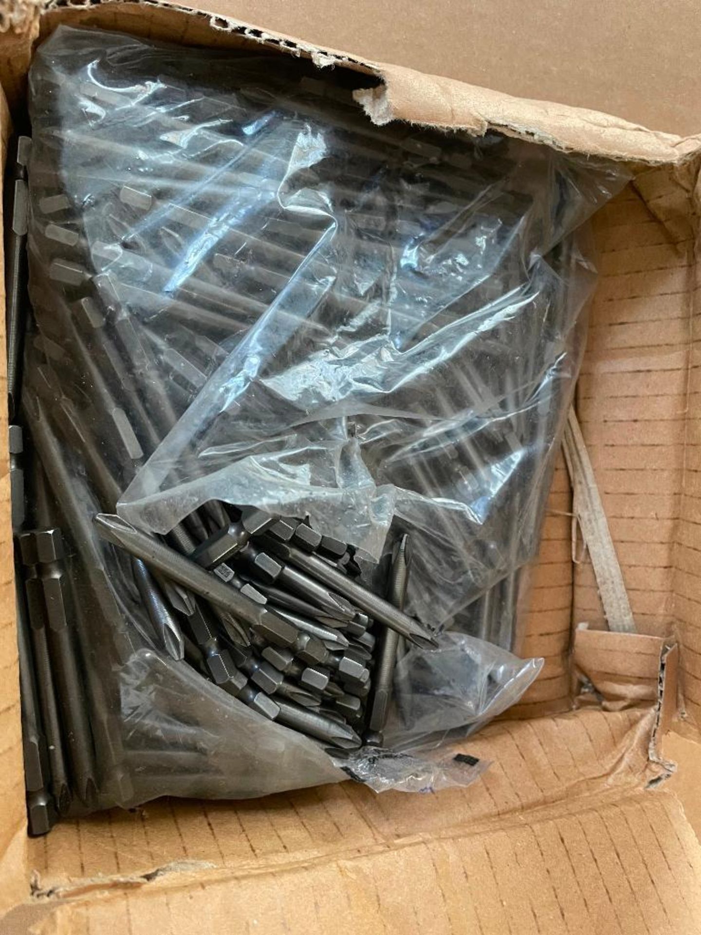 DESCRIPTION: (1) BOX OF 3" PHILLIPS HEX POWER BITS. 1200 PER BOX SIZE: PHS2X3 QTY: 1 - Image 3 of 4