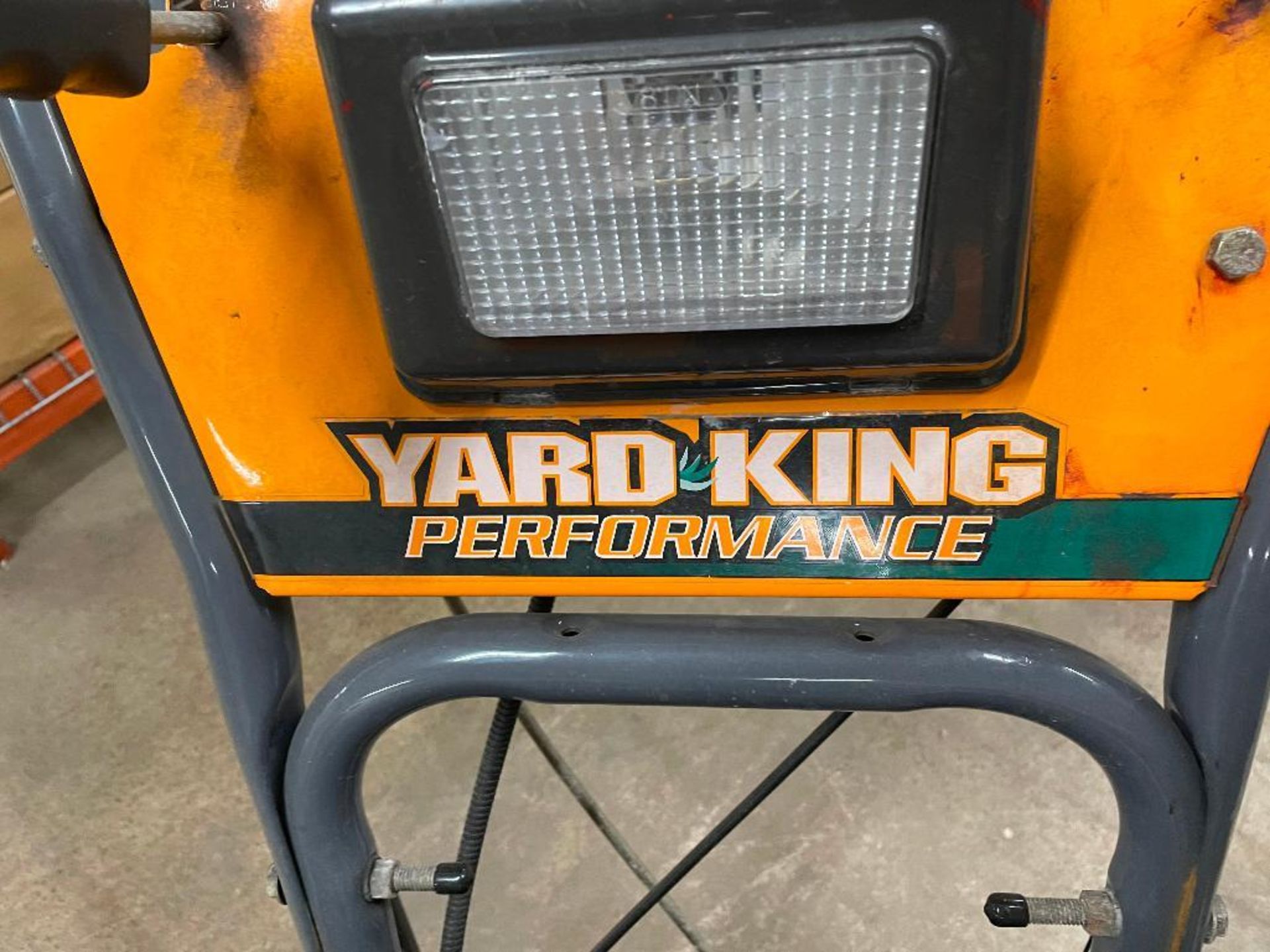 DESCRIPTION YARD KING PERFORMANCE 8HP ELECTRIC START SNOW THROWER ADDITIONAL INFORMATION 8HP, ELECTR - Image 8 of 12
