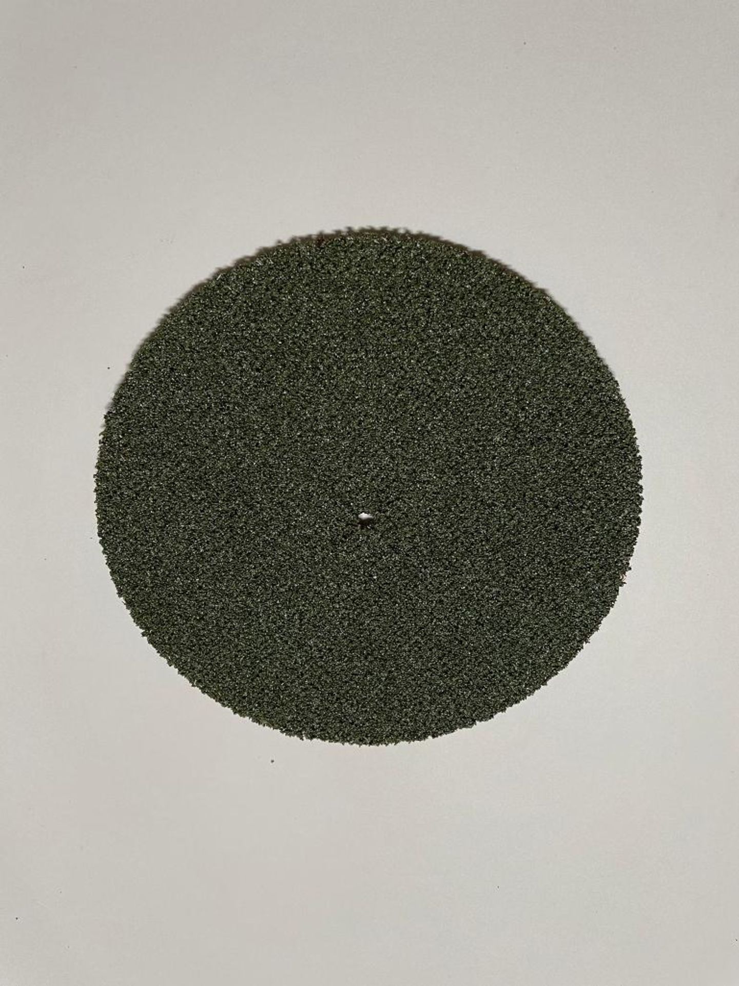 DESCRIPTION (2) CASES OF 7" GREEN NET CUTTING DISCS. 200 PER CASE. BRAND / MODEL EAZY POWER 87137 TO - Image 4 of 5