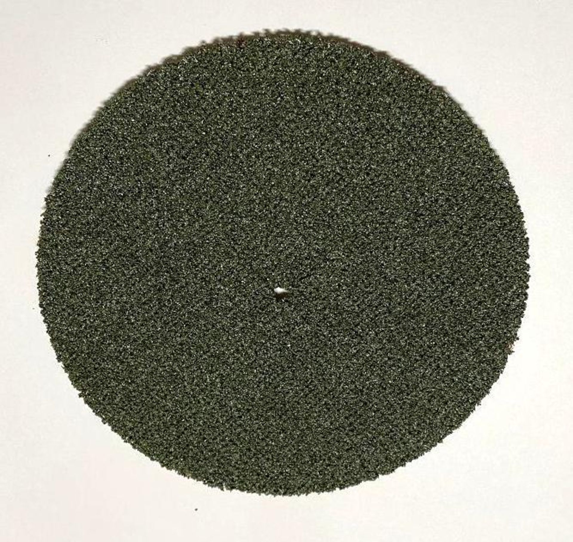 DESCRIPTION (2) CASES OF 7" GREEN NET CUTTING DISCS. 200 PER CASE. BRAND / MODEL EAZY POWER 87137 TO
