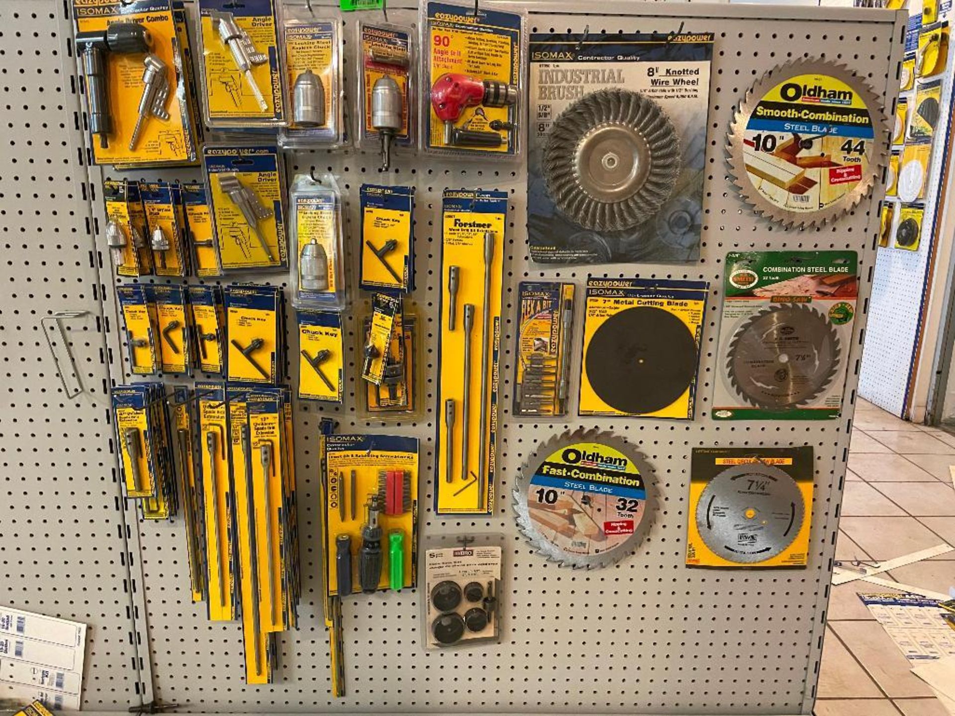 ASSORTED TOOLS & ACCESSORIES AS SHOWN LOCATION SHOWROOM THIS LOT IS ONE MONEY QUANTITY 1 - Image 3 of 14