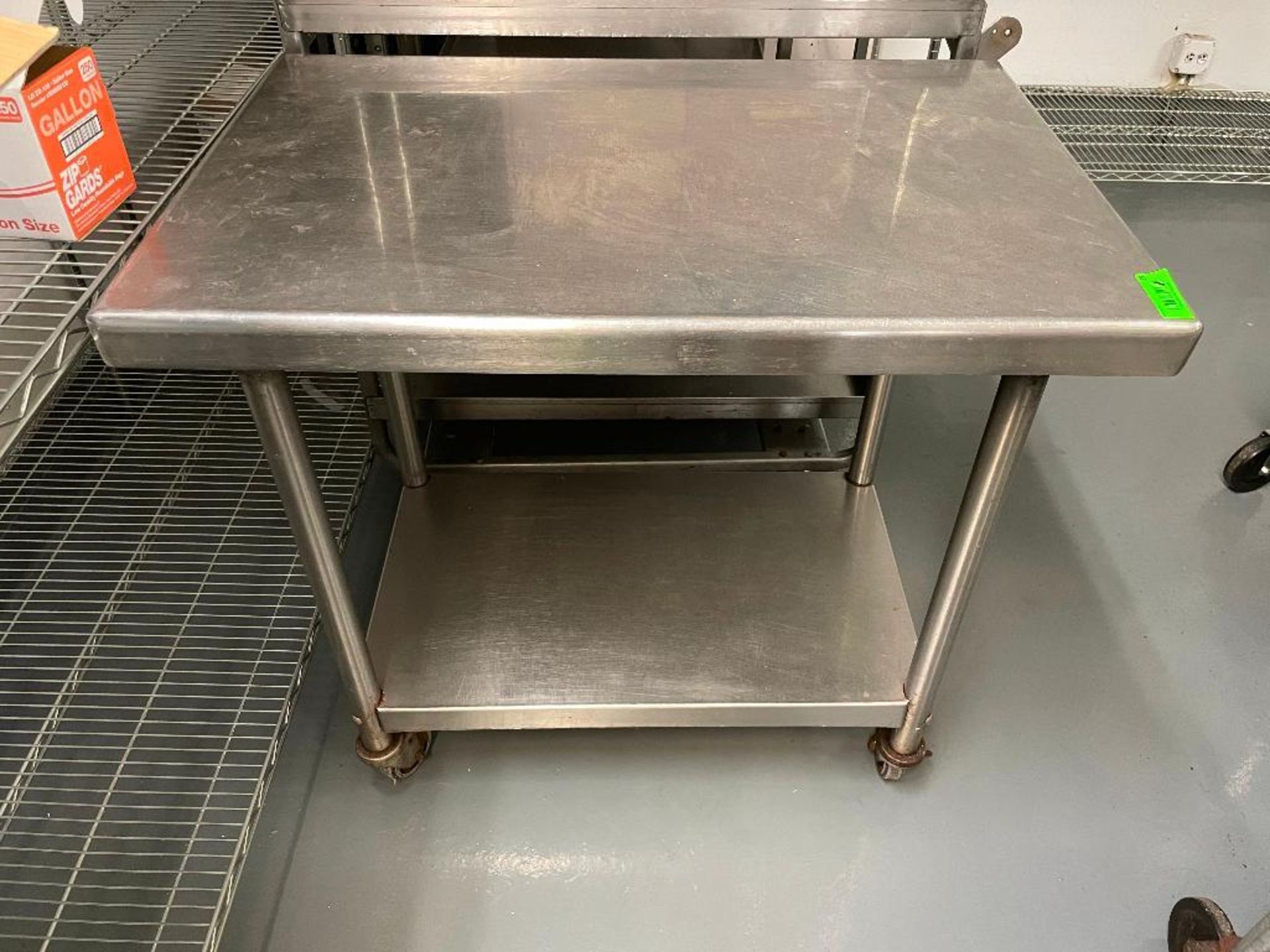 DESCRIPTION: 30" X 24" ALL STAINLESS TABLE SIZE: 30" X 24" LOCATION: KITCHEN QTY: 1