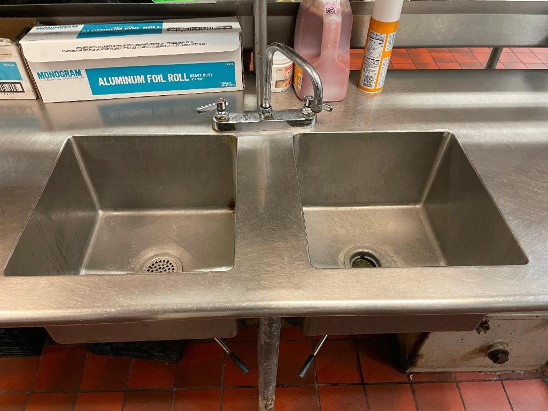DESCRIPTION: 8' X 30" STAINLESS TABLE W/ TWO WELL SINK AND RISER SHELF SIZE: 8' X 30" LOCATION: KITC - Image 2 of 3