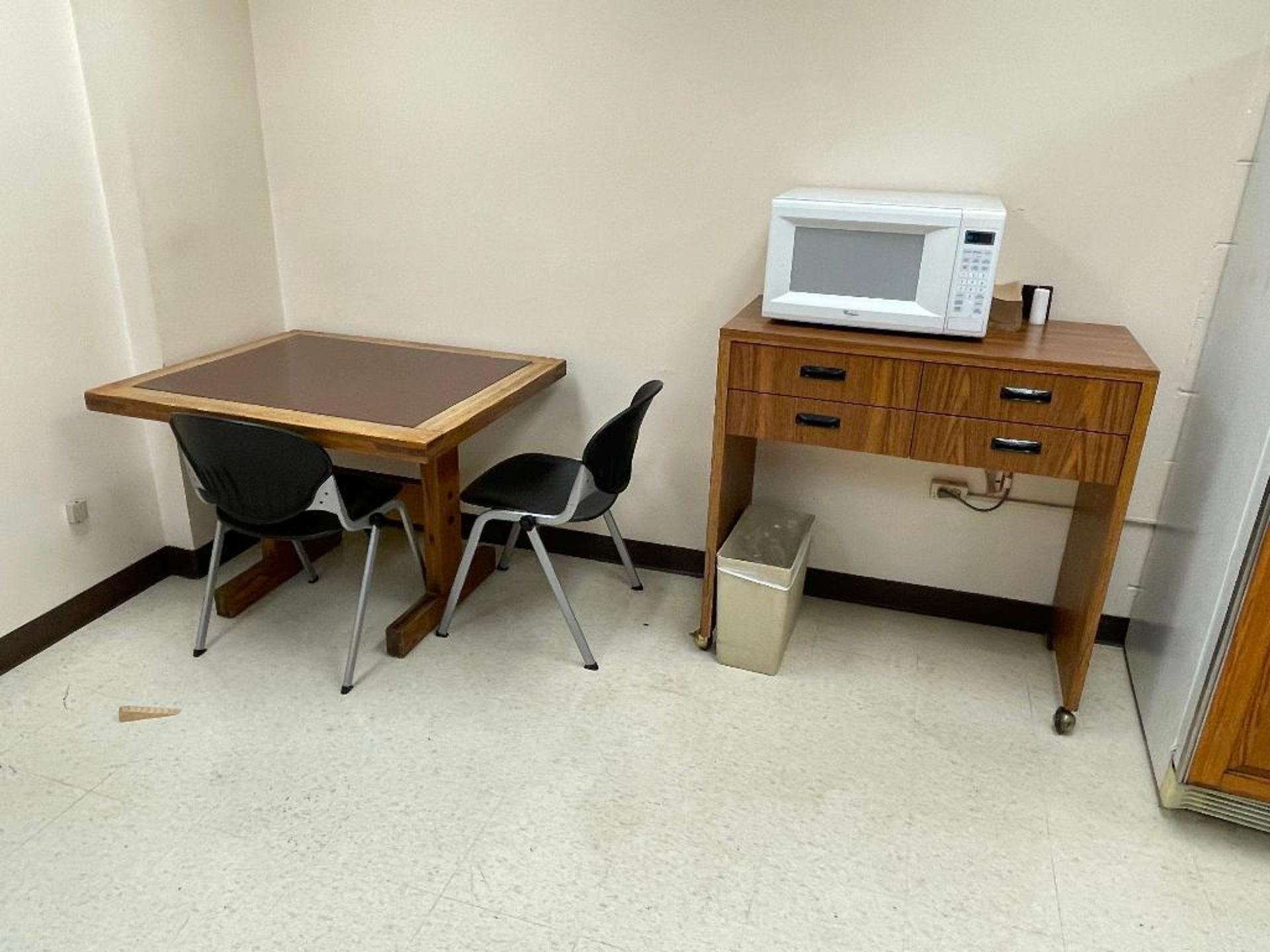 DESCRIPTION: REMAINING CONTENTS OF SNACK ROOM - (2) WOODEN COUCHES, (1) CHAIR, (1) TABLE, AND (2) ST - Image 4 of 5