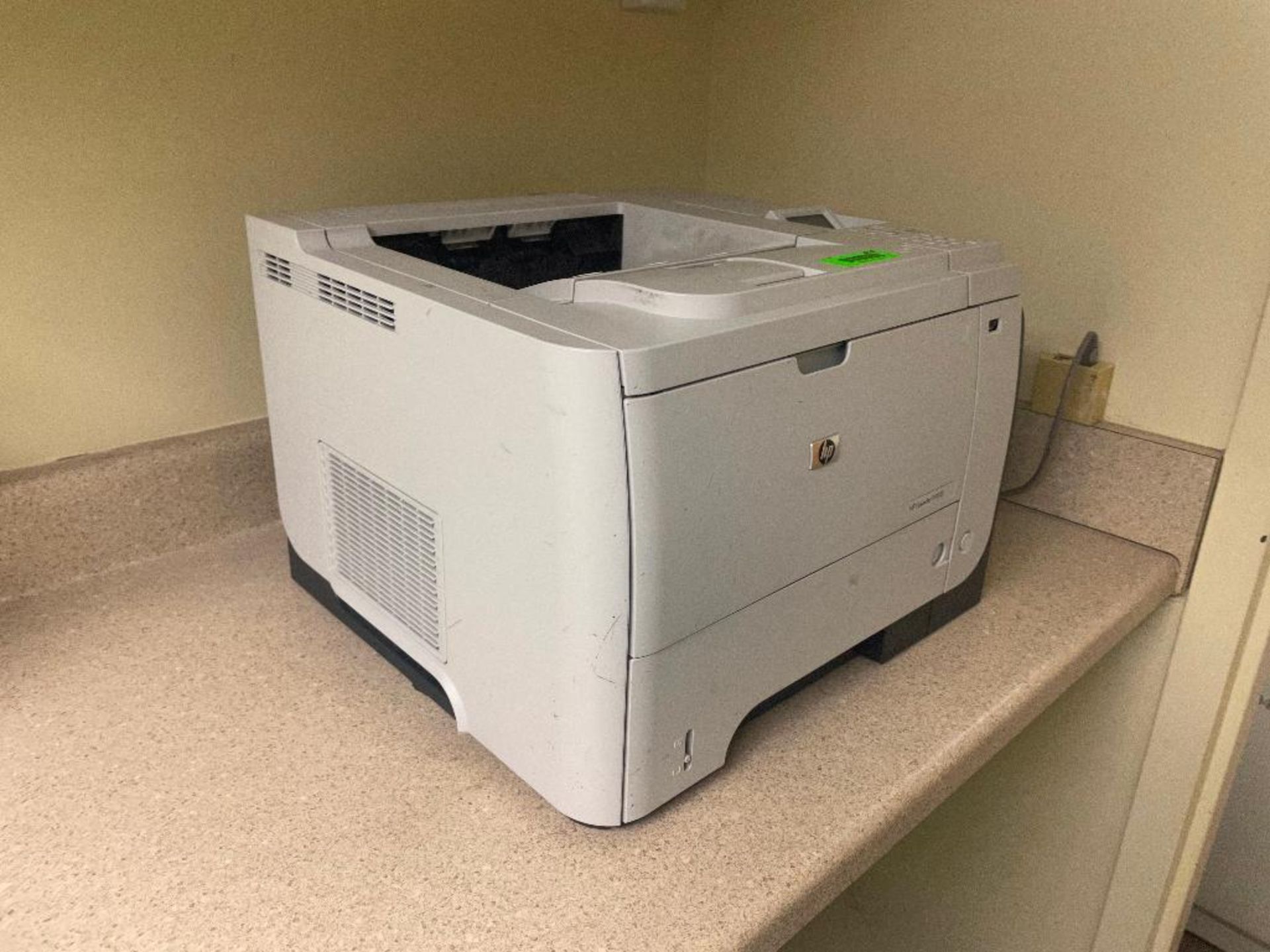 DESCRIPTION: HP LASER JET OFFICE PRINTER THIS LOT IS: ONE MONEY QTY: 1 - Image 4 of 4
