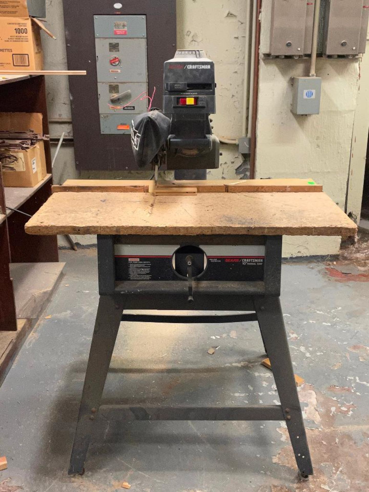 DESCRIPTION: 10" RADIAL SAW BRAND / MODEL: CRAFTSMAN ADDITIONAL INFORMATION: ASSORTED HARDWARE AND C - Image 3 of 17