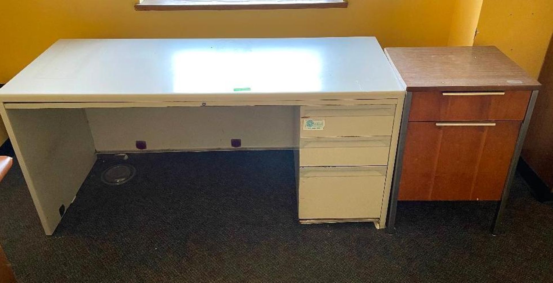 DESCRIPTION ASSORTED OFFICE FURNITURE AS SHOWN LOCATION 544 QUANTITY 1