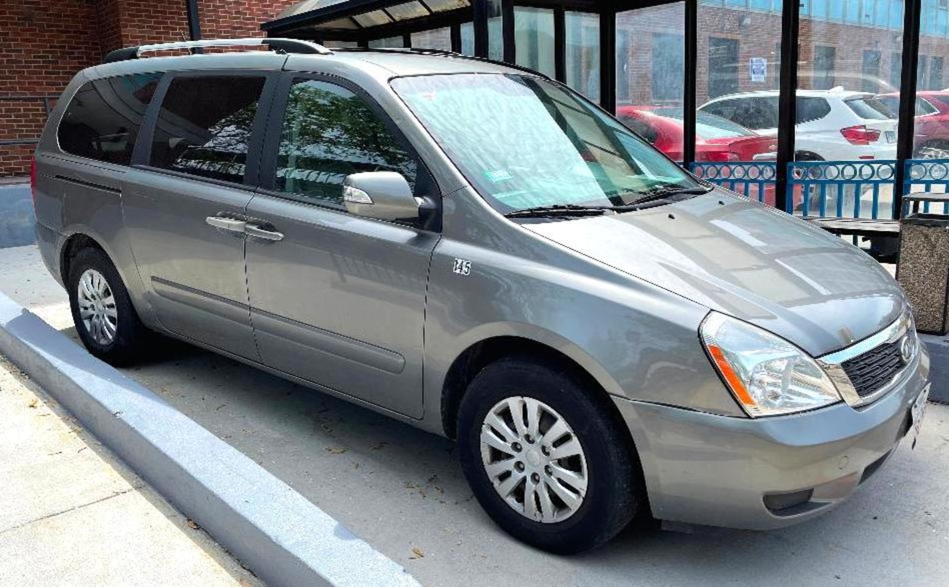 2012 Kia Sedona Van Year: 2012 Make: Kia Model: Sedona Vehicle Type: Van Mileage:79,503 Body Type: 4