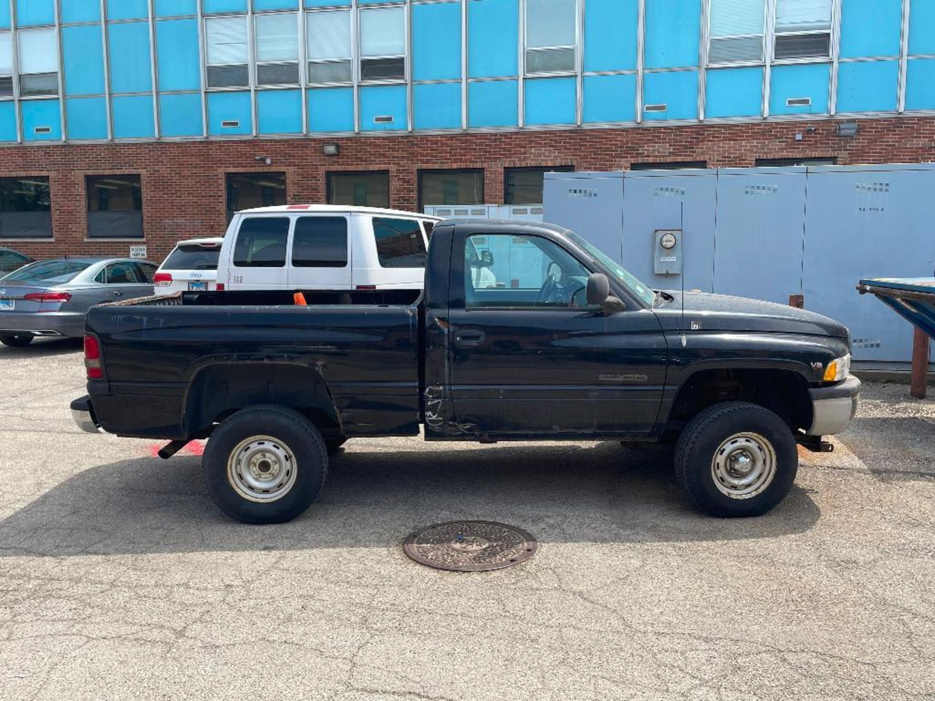 1999 Dodge Ram Pickup Pickup Truck with Snow Plow , VIN # 1B7HF16YXXS297748 Year: 1999 Make: Dodge M - Image 19 of 34