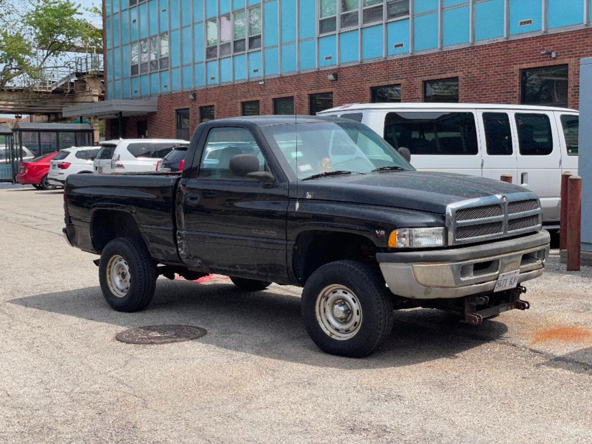 1999 Dodge Ram Pickup Pickup Truck with Snow Plow , VIN # 1B7HF16YXXS297748 Year: 1999 Make: Dodge M - Image 22 of 34