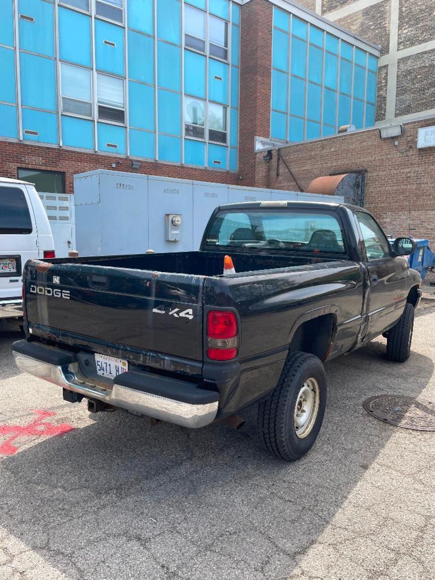 1999 Dodge Ram Pickup Pickup Truck with Snow Plow , VIN # 1B7HF16YXXS297748 Year: 1999 Make: Dodge M - Image 30 of 34