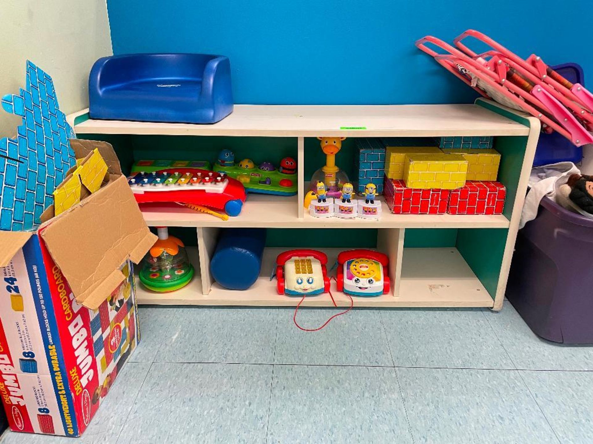 DESCRIPTION ASSORTED TOYS AS SHOWN (SHELVING UNITS INCLUDED) LOCATION 137 THIS LOT IS ONE MONEY QUAN - Image 6 of 10