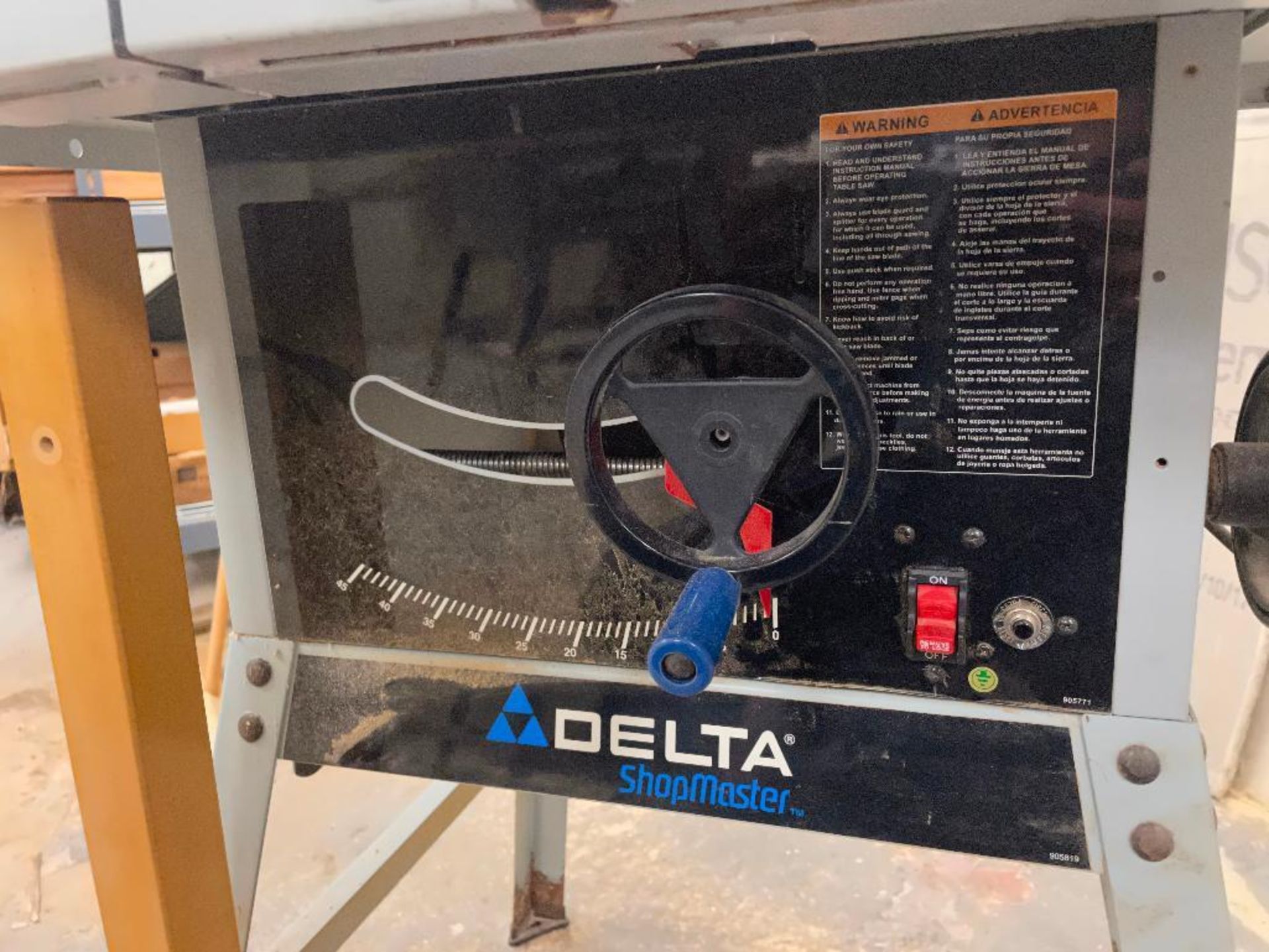 DESCRIPTION: 10" TABLE SAW BRAND / MODEL: DELTA ADDITIONAL INFORMATION: GREAT CONDITION. SEE PHOTOS. - Image 14 of 16