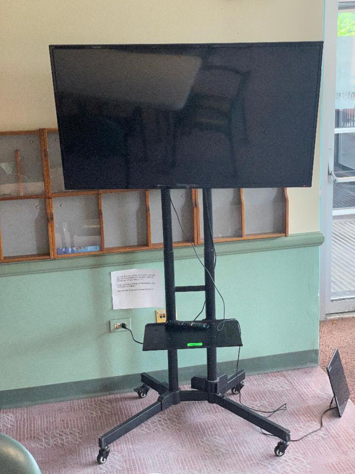 DESCRIPTION: 50" TV WITH ROLLING STAND AND SATELLITE THIS LOT IS: ONE MONEY QTY: 1