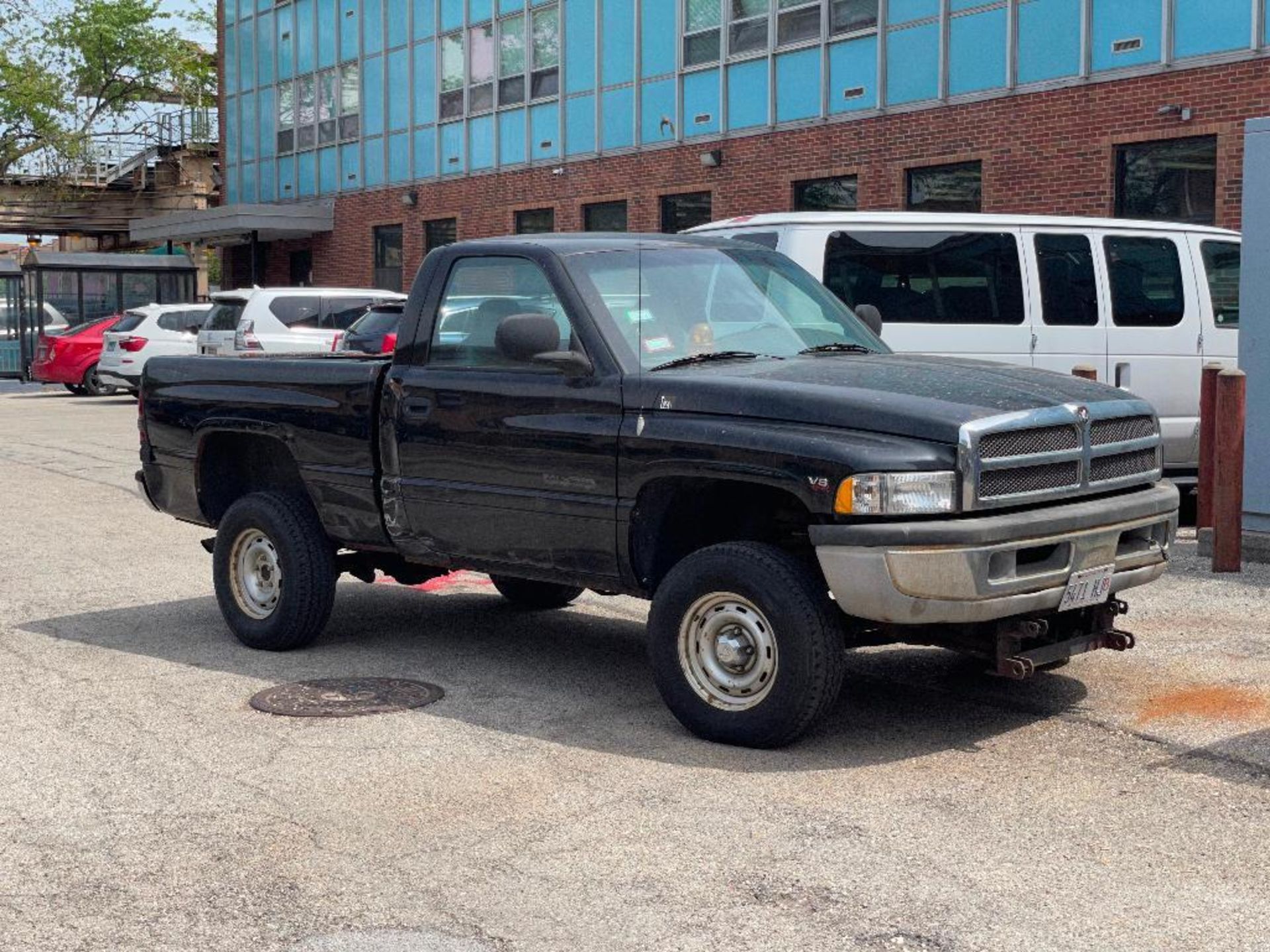 1999 Dodge Ram Pickup Pickup Truck with Snow Plow , VIN # 1B7HF16YXXS297748 Year: 1999 Make: Dodge M - Image 21 of 34