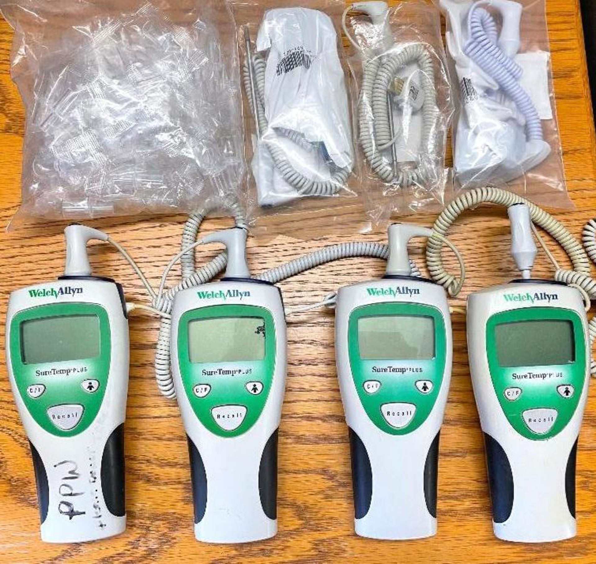 DESCRIPTION: (4) - ELECTRIC THERMOMETERS BRAND / MODEL: WELCH ALLYN THIS LOT IS: SOLD BY THE PIECE Q