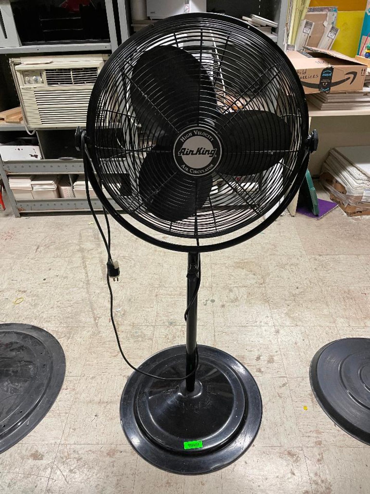 DESCRIPTION: AIR KING COMMERCIAL PEDESTAL FAN THIS LOT IS: ONE MONEY QTY: 1 - Image 2 of 4