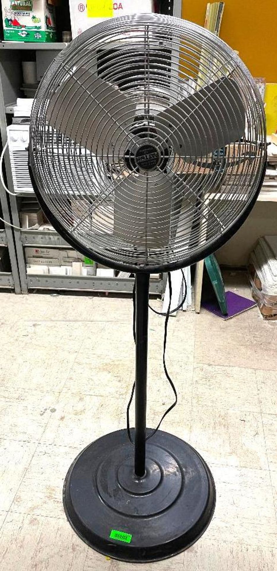 DESCRIPTION: PATTON COMMERCIAL PEDESTAL FAN THIS LOT IS: ONE MONEY QTY: 1