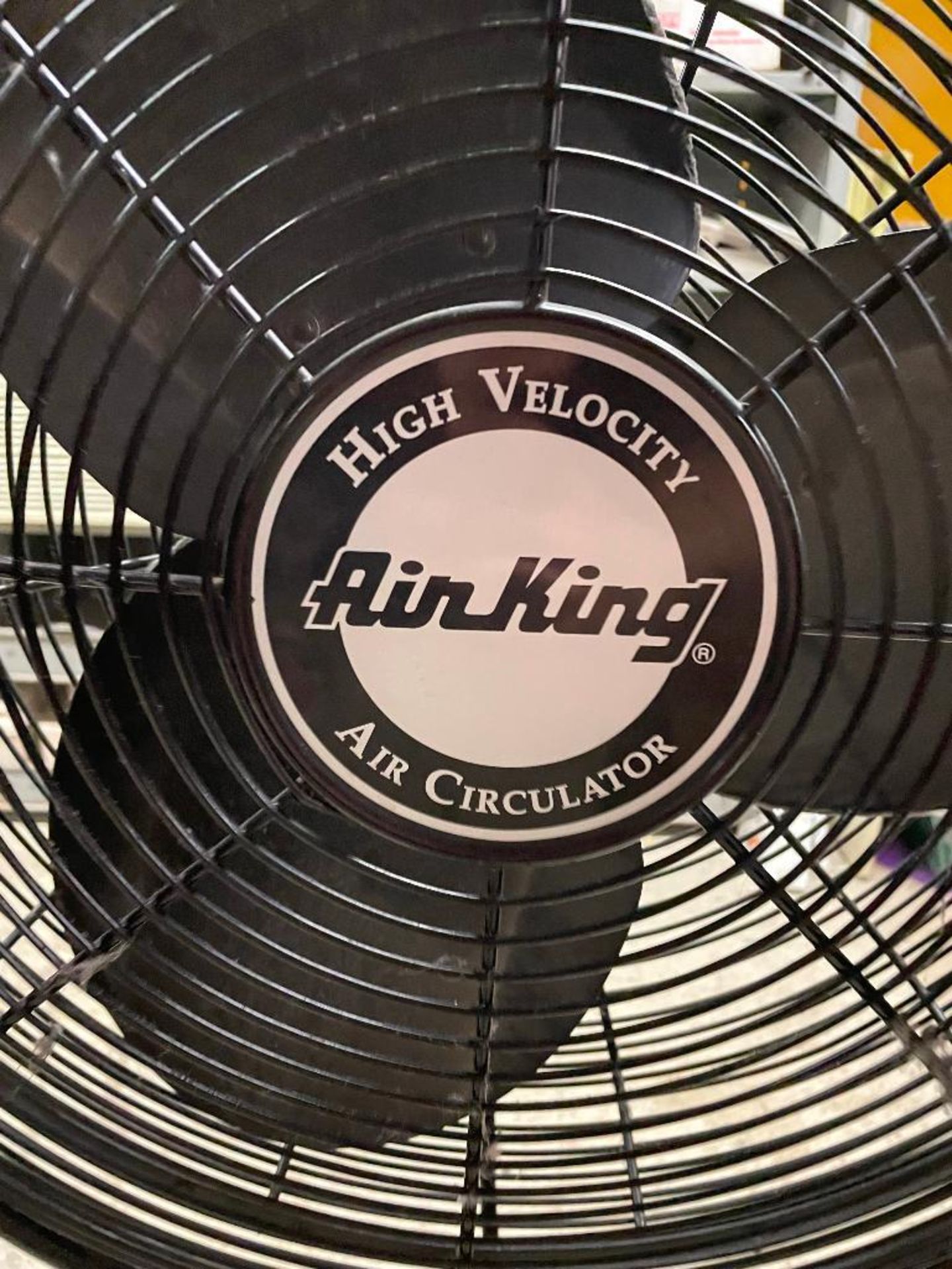 DESCRIPTION: AIR KING COMMERCIAL PEDESTAL FAN THIS LOT IS: ONE MONEY QTY: 1 - Image 3 of 4