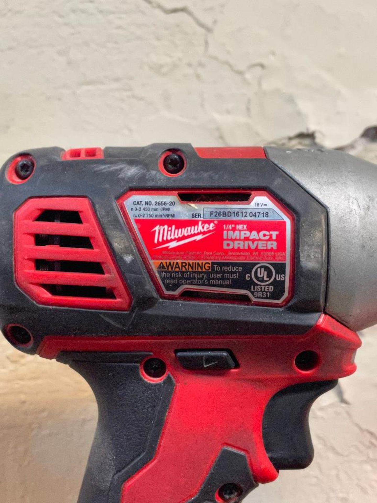DESCRIPTION: MILWAUKEE 18V IMPACT DRIVER SET THIS LOT IS: ONE MONEY QTY: 1 - Image 3 of 4