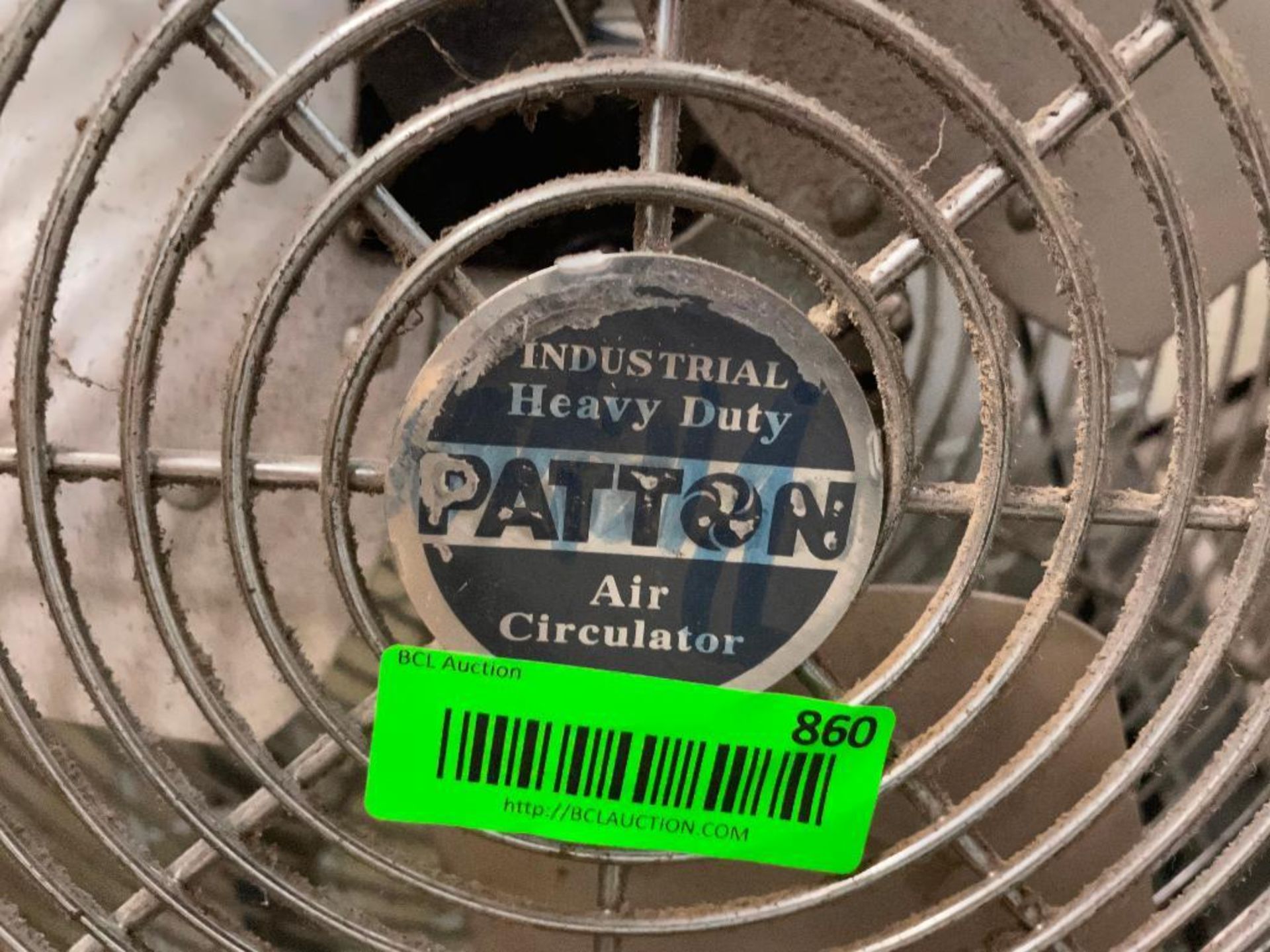 DESCRIPTION: PATTON COMMERCIAL PEDESTAL FAN LOCATION: MAINTENANCE ROOM THIS LOT IS: ONE MONEY QTY: 1 - Image 3 of 3