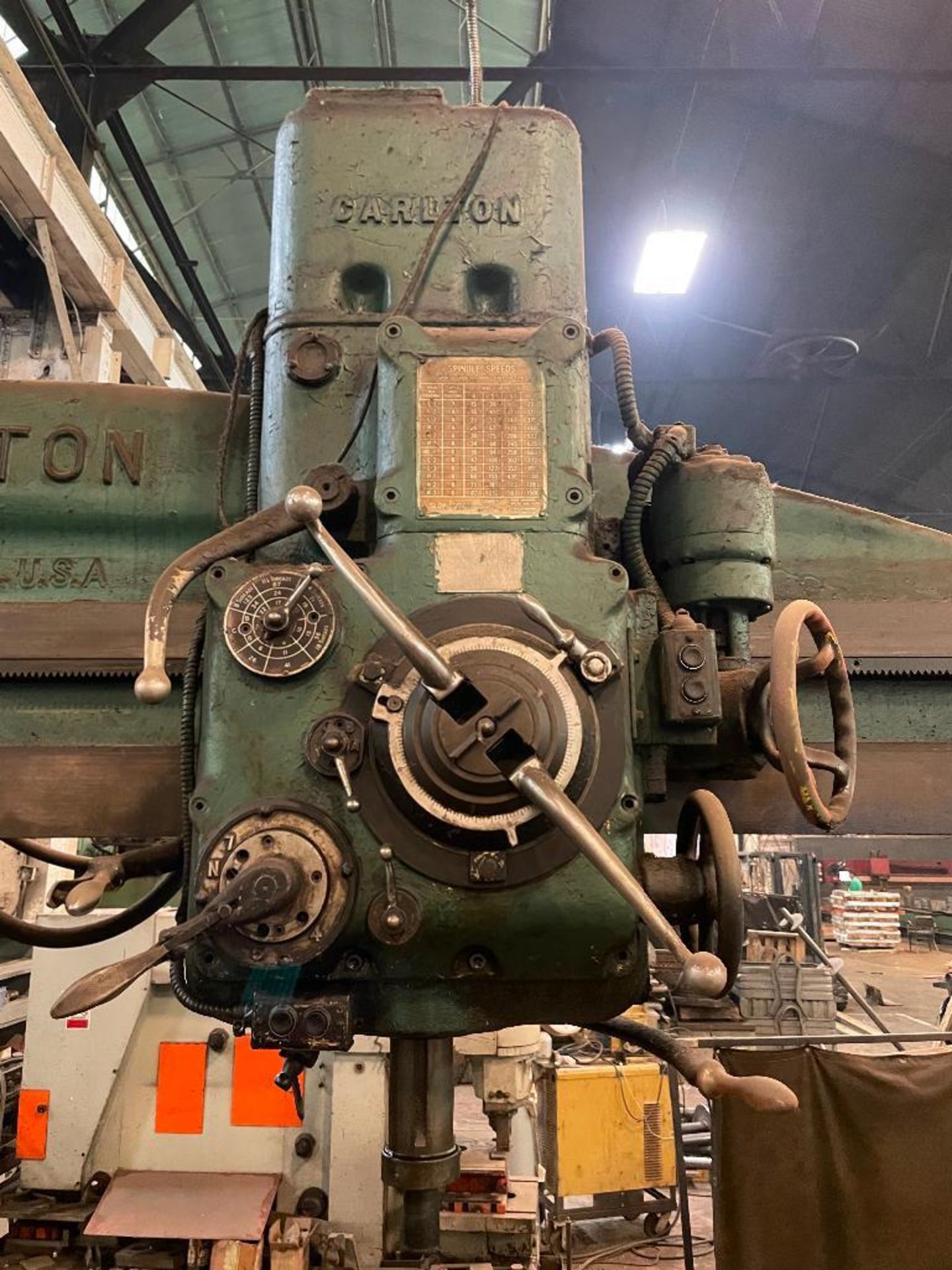 DESCRIPTION CARLTON INDUSTRIAL RADIAL DRILL ADDITIONAL INFO SEE PHOTOS FOR MORE DETAIL LOADING THERE - Image 13 of 16