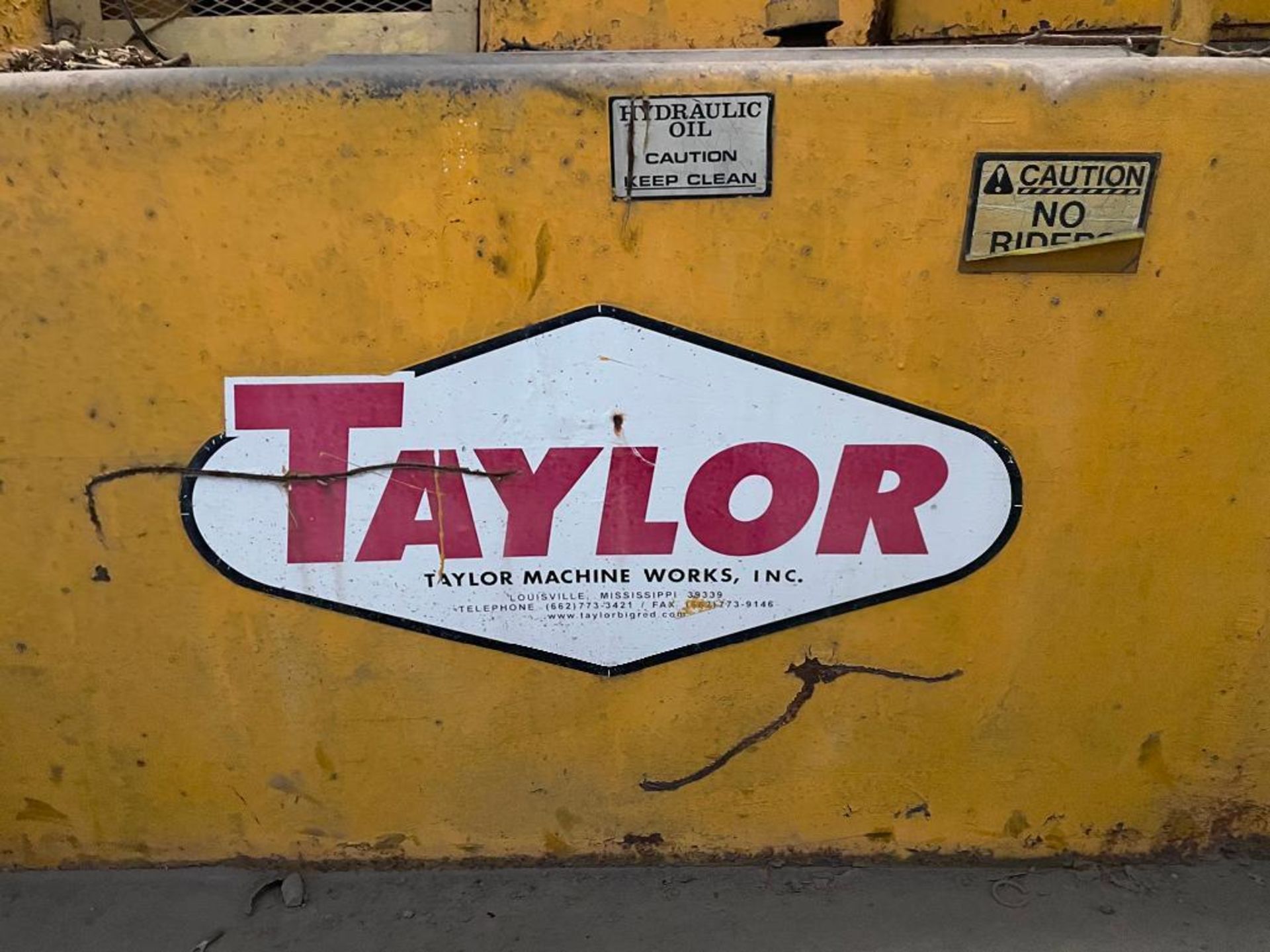 DESCRIPTION 40,000 LB. CAPACITY FORK TRUCK WITH ACS ATTACHMENT BRAND/MODEL TAYLOR ADDITIONAL INFO 18 - Image 21 of 27