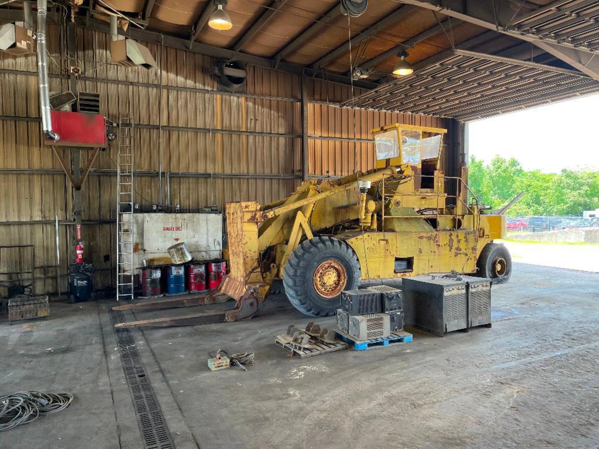 DESCRIPTION WAGNER L-70 WHEEL LOG LOADER BRAND/MODEL RAYGO WAGNER L-70 ADDITIONAL INFORMATION BACK T - Image 3 of 28