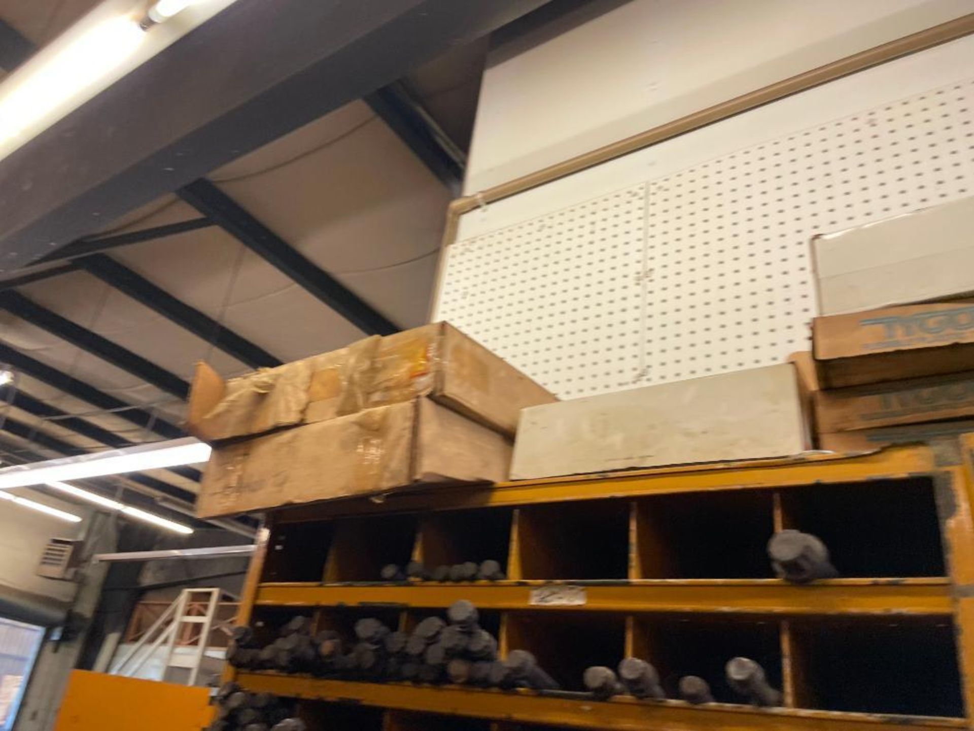 SHELVING UNITS WITH LARGE AMOUNT OF AUTOMOTIVE AND HEAVY MACHINERY PARTS AS SHOWN ADDITIONAL INFO SE - Image 10 of 10