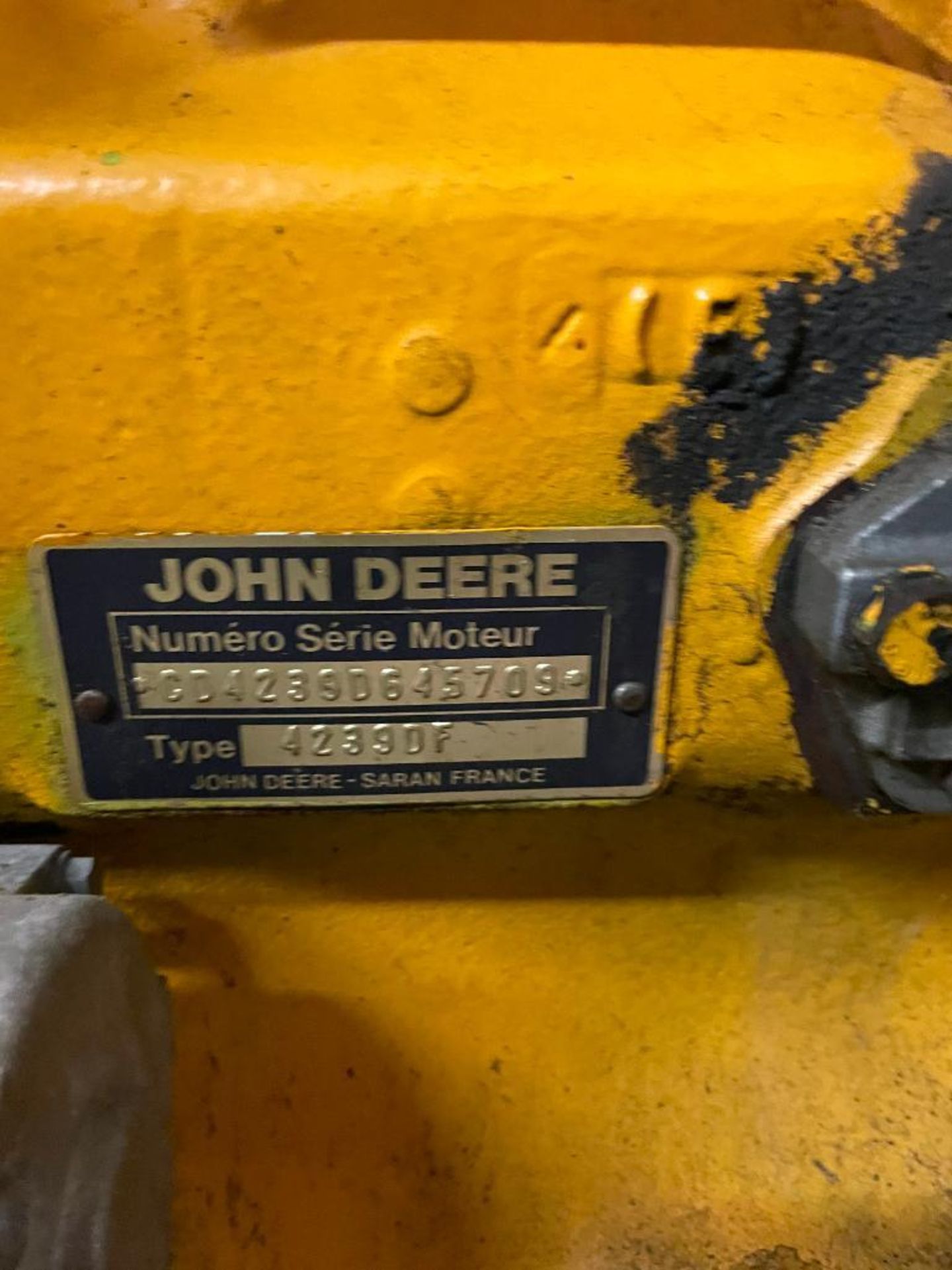 JOHN DEERE ENGINE WITH PARTS ADDITIONAL INFO SEE PHOTOS FOR MORE DETAIL LOCATION PARTS ROOM QUANTITY - Image 4 of 8