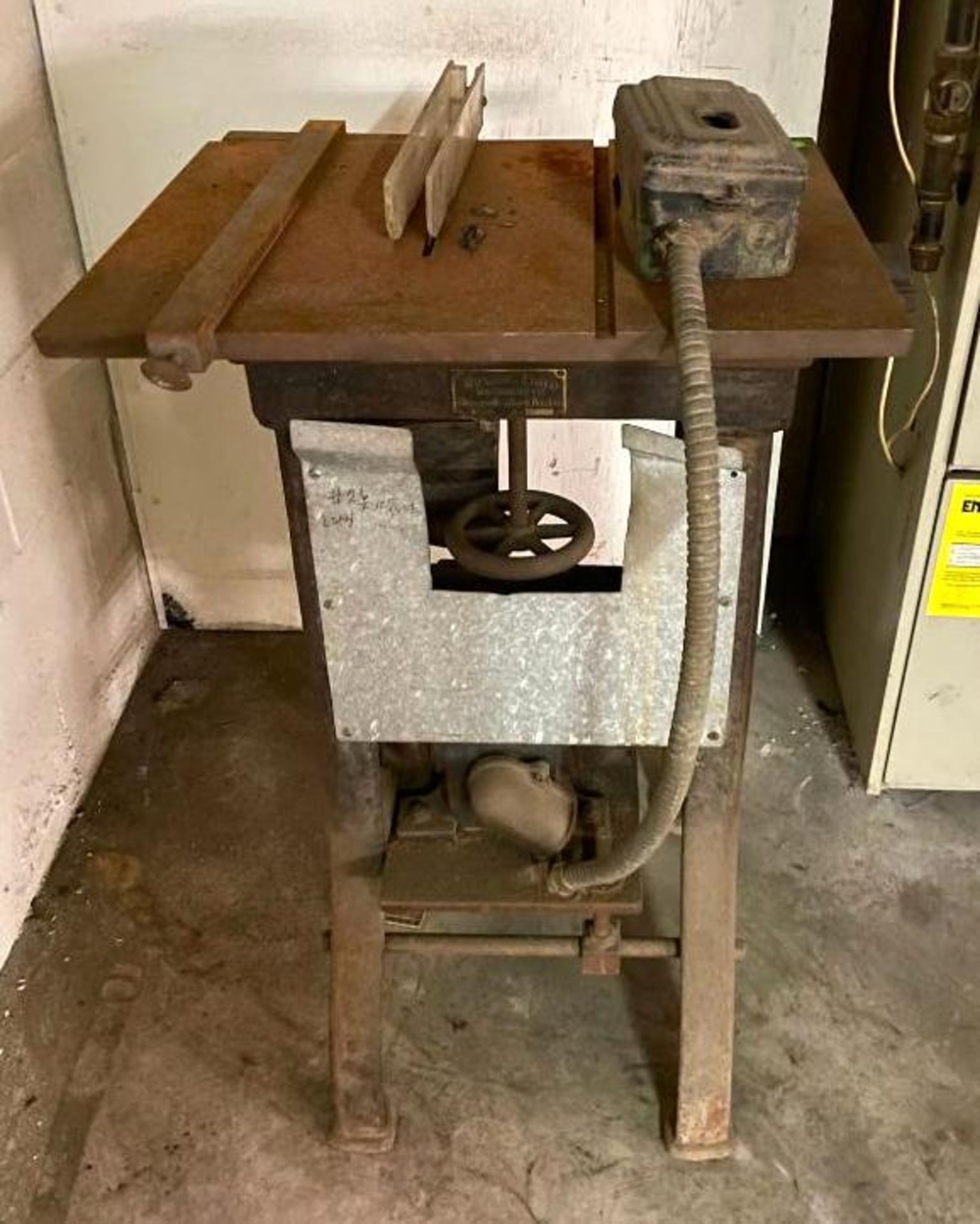 WILLIAMS LLOYD MACHINERY TABLE SAW ADDITIONAL INFO WORKING CONDITION UNKNOWN LOCATION PARTS ROOM QUA