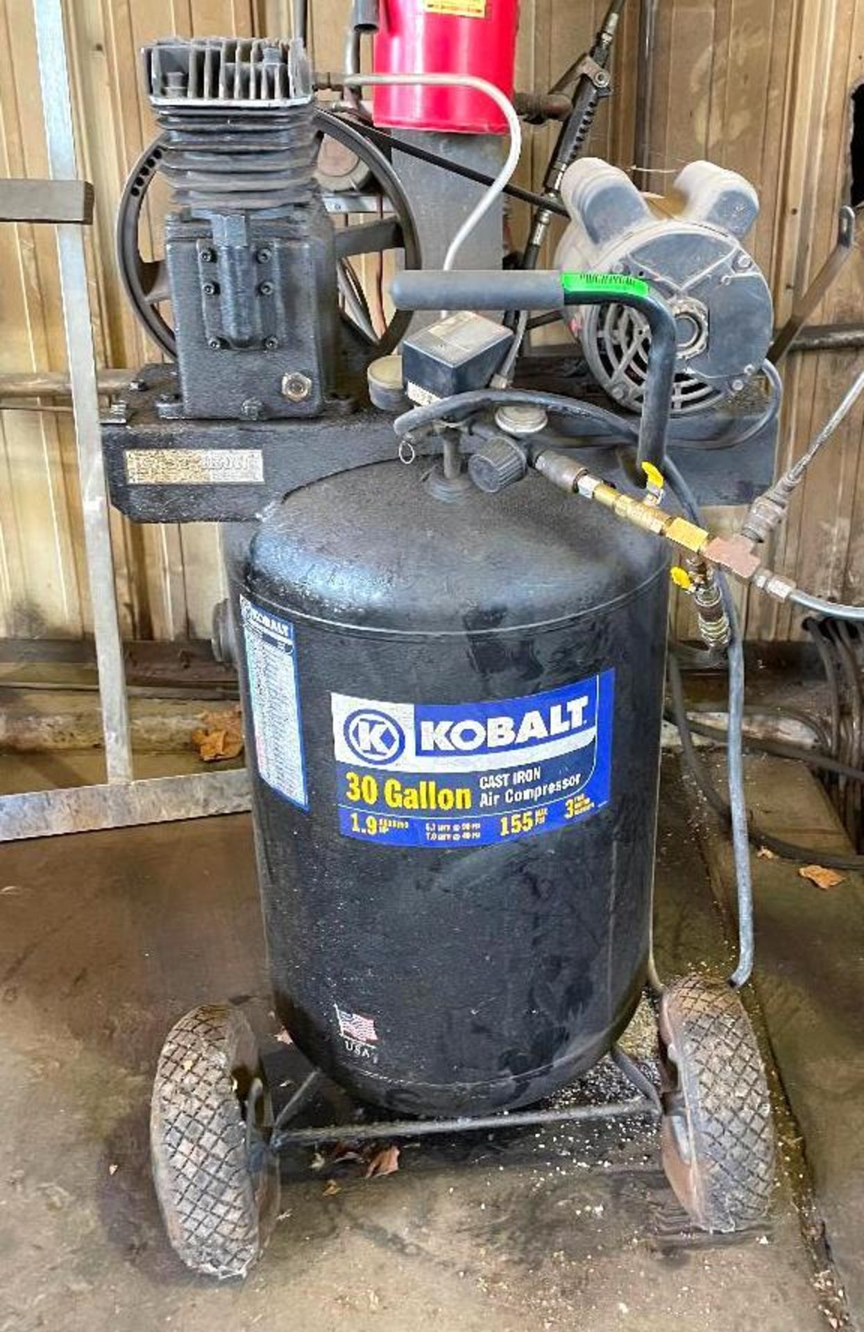 DESCRIPTION KOBALT 30 GALLON CAST IRON AIR COMPRESSOR ADDITIONAL INFORMATION WHEELS ON COMPRESSOR AR