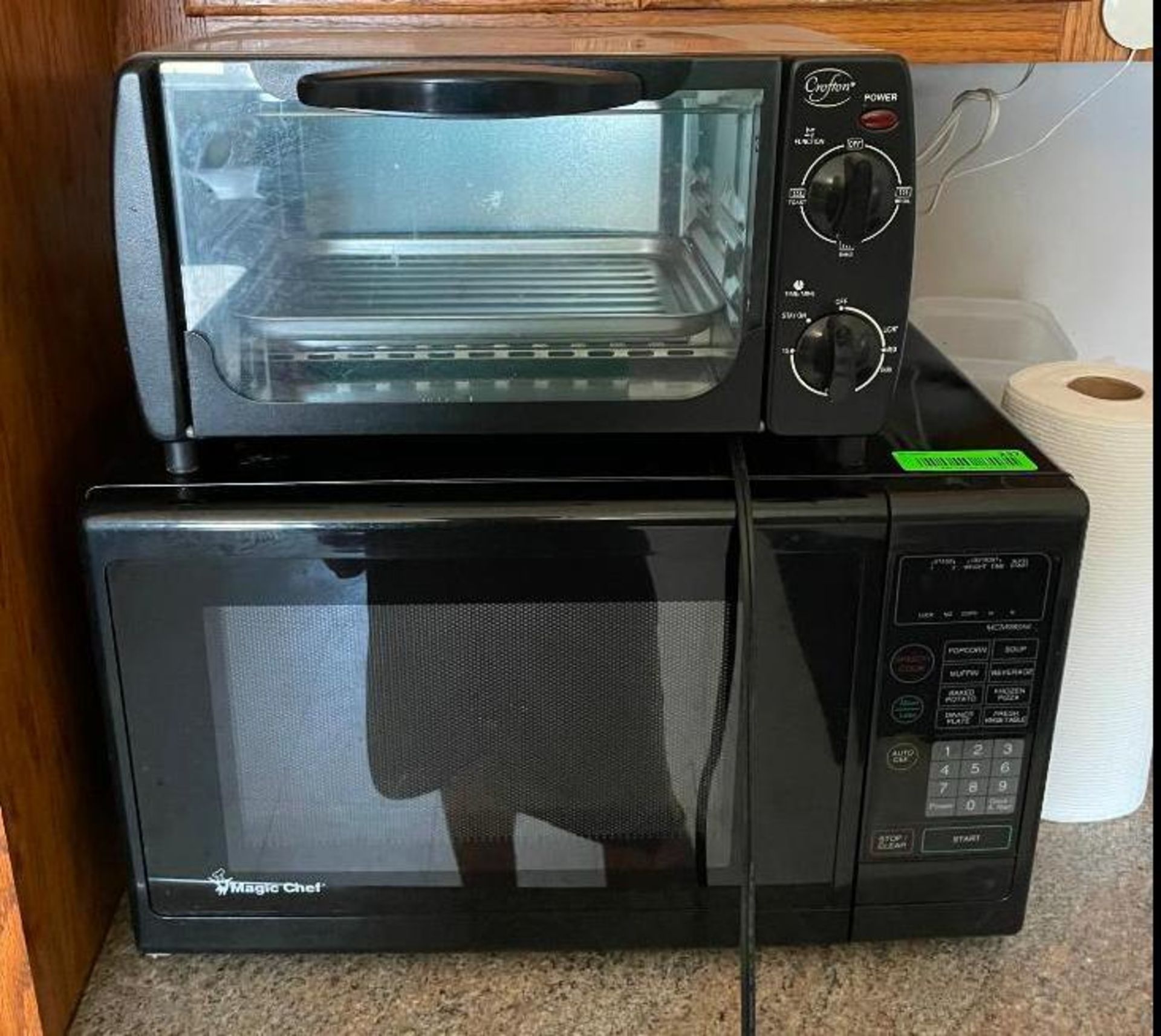 MICROWAVE OVEN AND TOASTER OVEN LOCATION BREAKROOM THIS LOT IS ONE MONEY QUANTITY: X BID 1