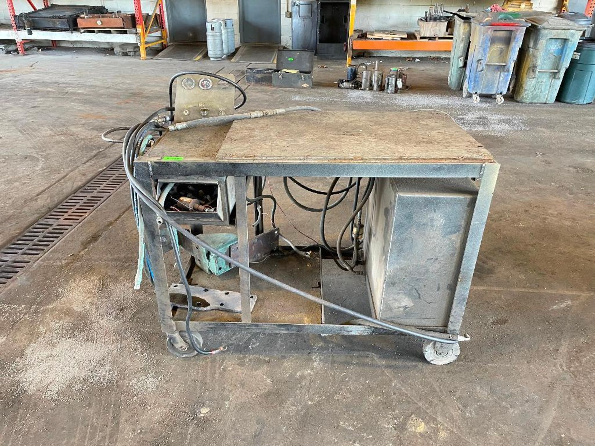 DESCRIPTION WELDING EQUIPMENT CART AS SHOWN THIS LOT IS ONE MONEY QUANTITY 1 - Image 2 of 6