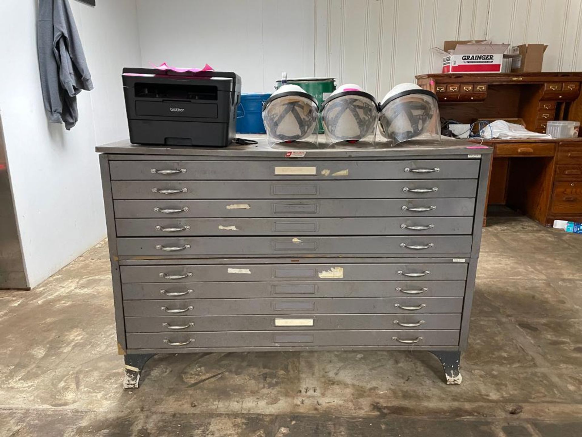 DESCRIPTION 54" X 42" FLAT LARGE METAL FILE CABINET BRAND/MODEL HAMILTON QUANTITY 1 54" X 42" FLAT L - Image 2 of 7