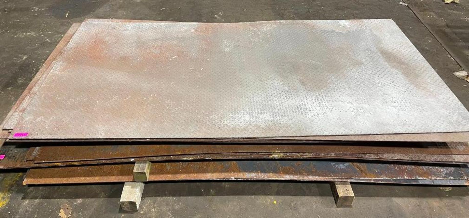 DESCRIPTION (8) 96" X 48" STEEL DIAMOND PLATE THIS LOT IS SOLD BY THE PIECE QUANTITY 5 (8) 96" X 48"