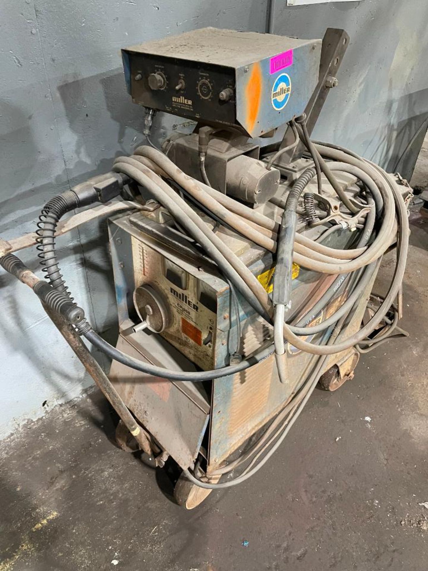 DESCRIPTION MILLER CP-300 DC ARC WELDING POWER SOURCE WELDER W/ ACCESSORIES AS SHOWN BRAND/MODEL MIL - Image 8 of 17