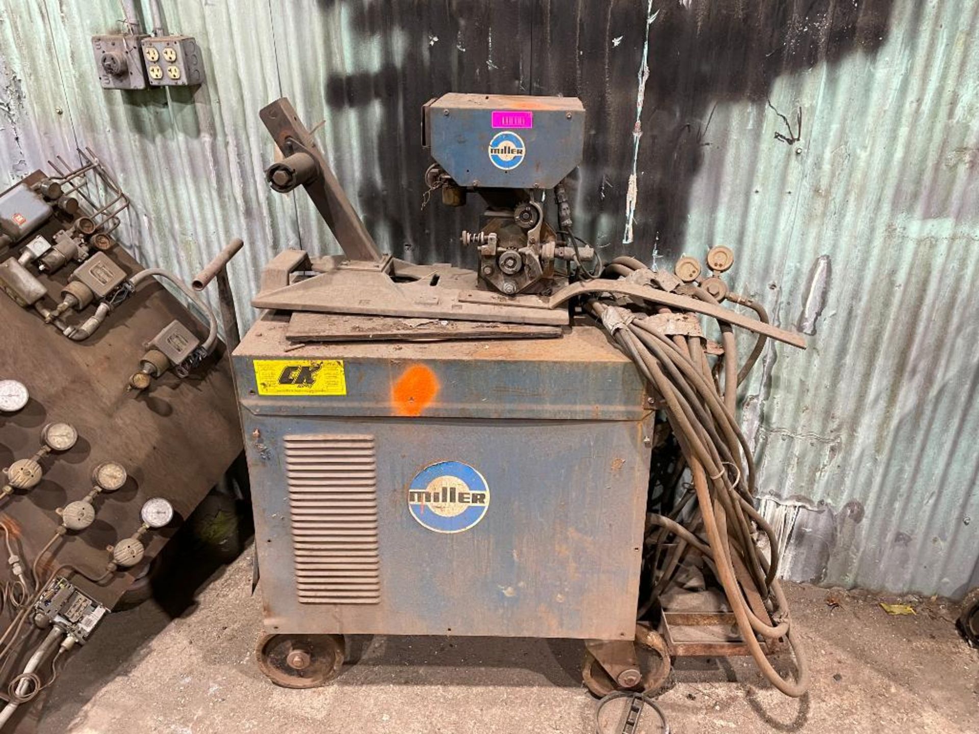 DESCRIPTION MILLER CP-300 DC ARC WELDING POWER SOURCE WELDER (NOT IN WORKING CONDITION, FOR PARTS) B - Image 2 of 8