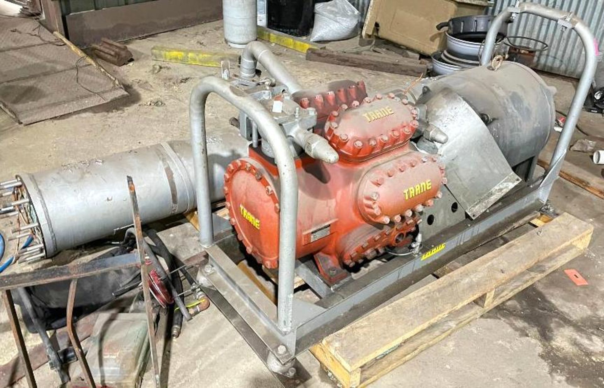 DESCRIPTION TRANE 2A518 COMPRESSOR & INDUCTION MOTOR AS SHOWN THIS LOT IS ONE MONEY QUANTITY 1 TRANE - Image 2 of 11