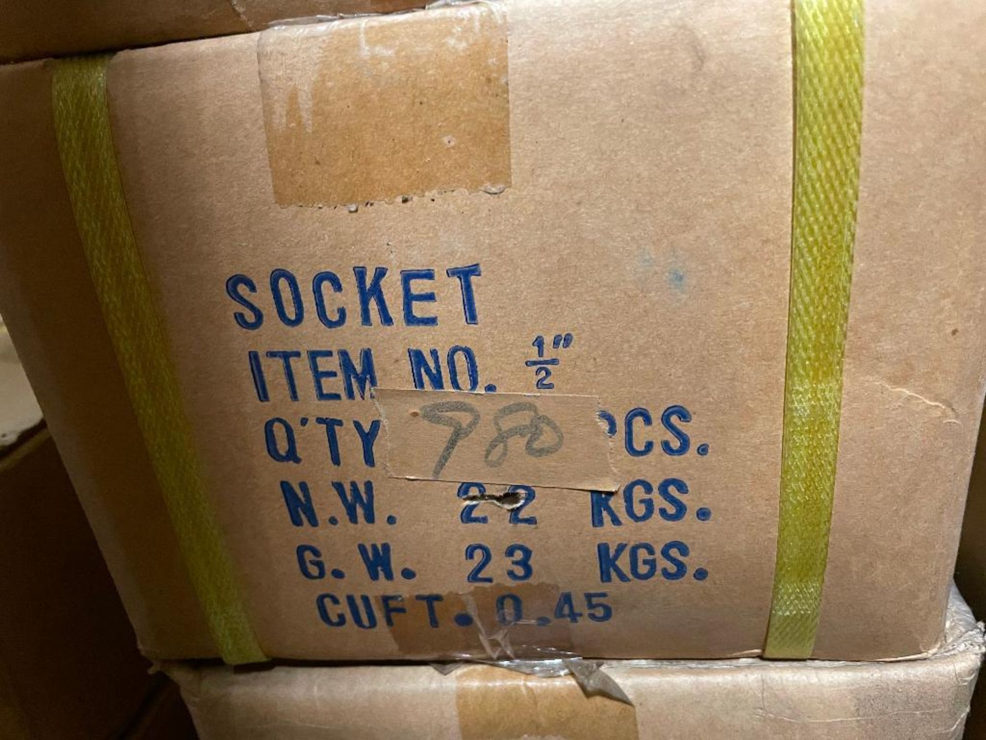 DESCRIPTION: (2) CASES OF 1/2" X 1/4" SOCKETS. 980 PER CASE. 1960 IN LOT THIS LOT IS: ONE MONEY QTY: - Image 3 of 4