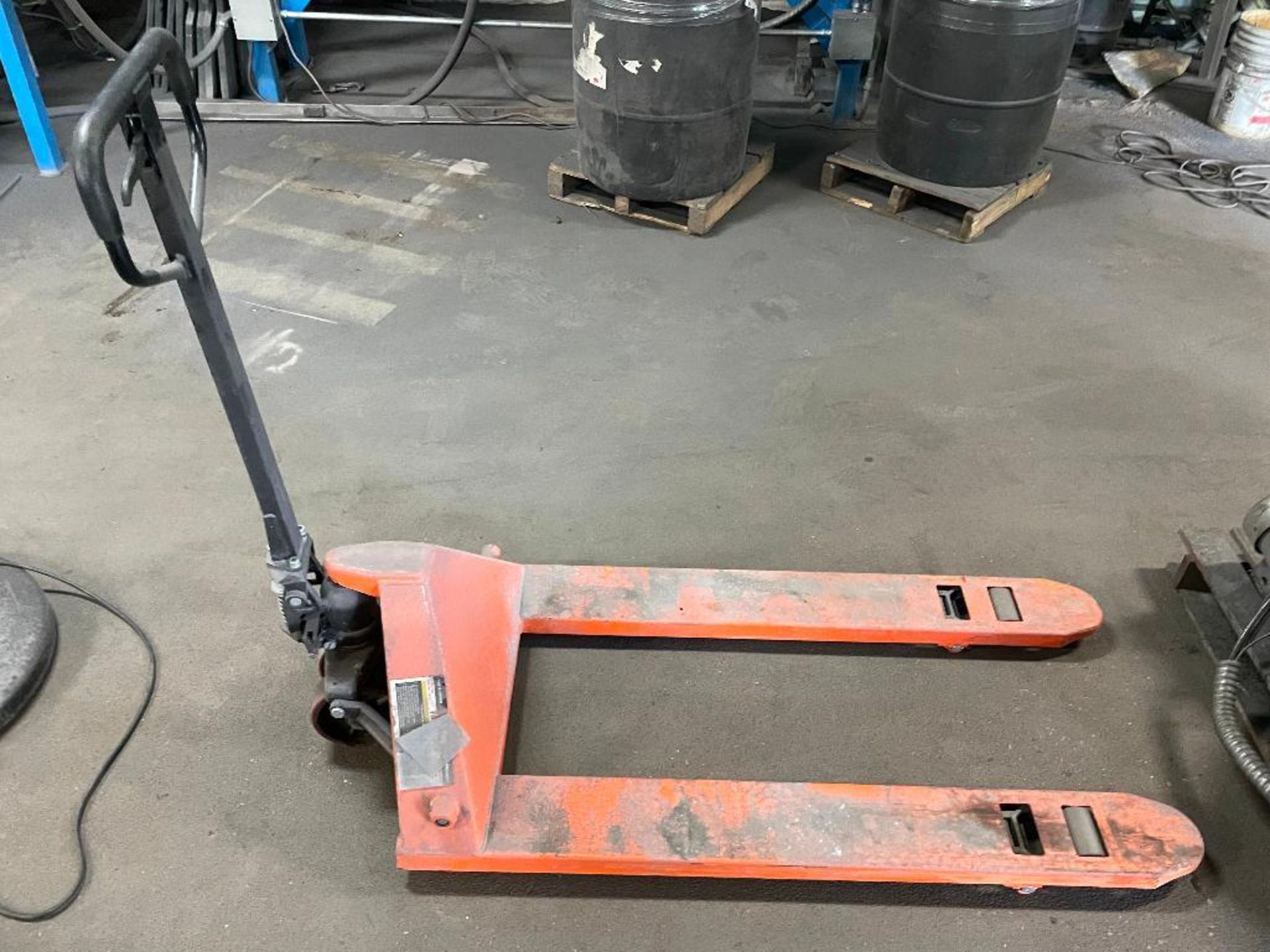 DESCRIPTION: 4400 LB. CAPACITY PALLET JACK. ADDITIONAL INFORMATION IN WORKING ORDER QTY: 1