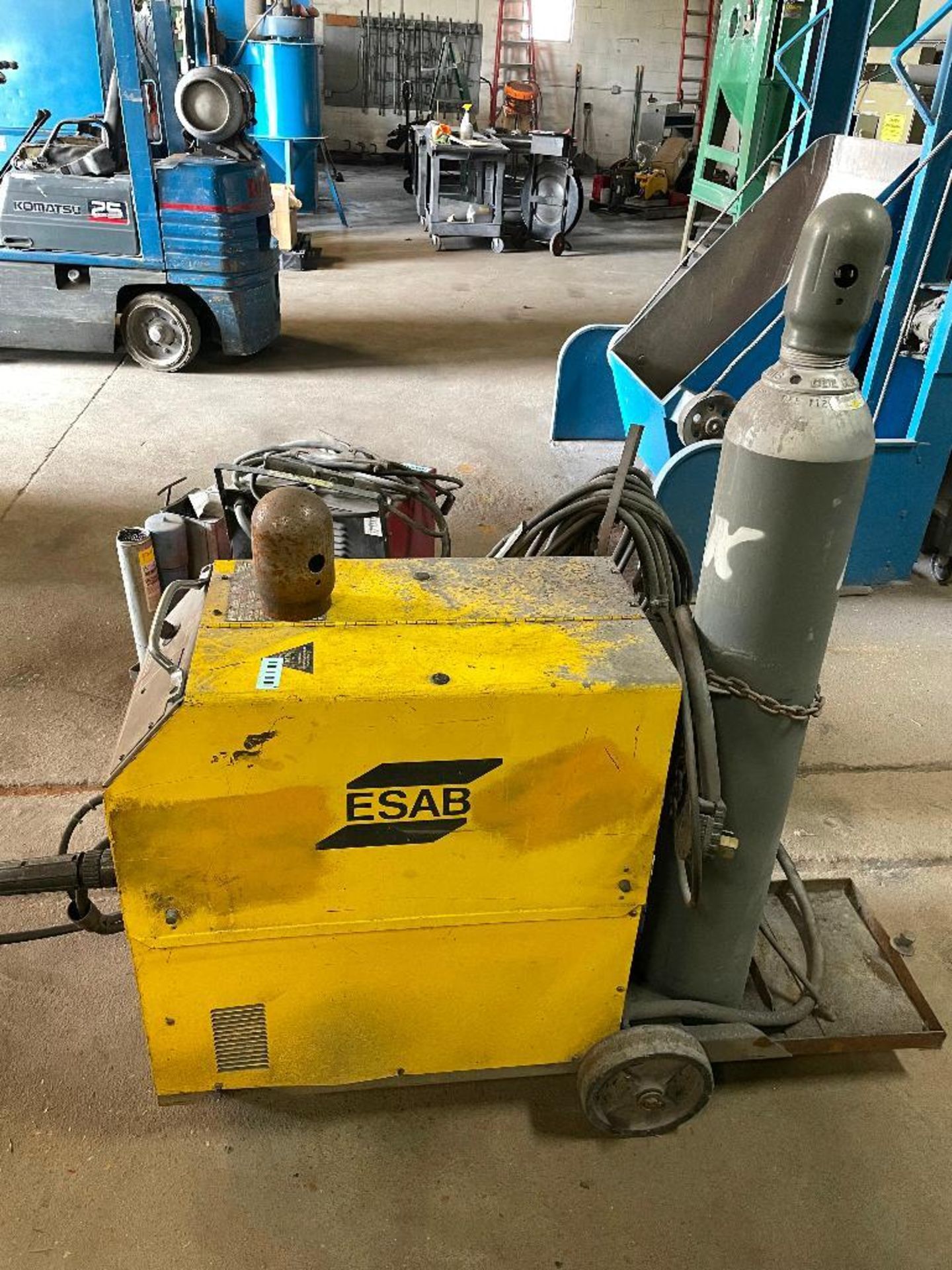 DESCRIPTION: ESAB MIGMASTER 250 WELDER W/ TORCH AND LEADS. BRAND / MODEL: MM 250 ADDITIONAL INFORMAT - Image 5 of 5