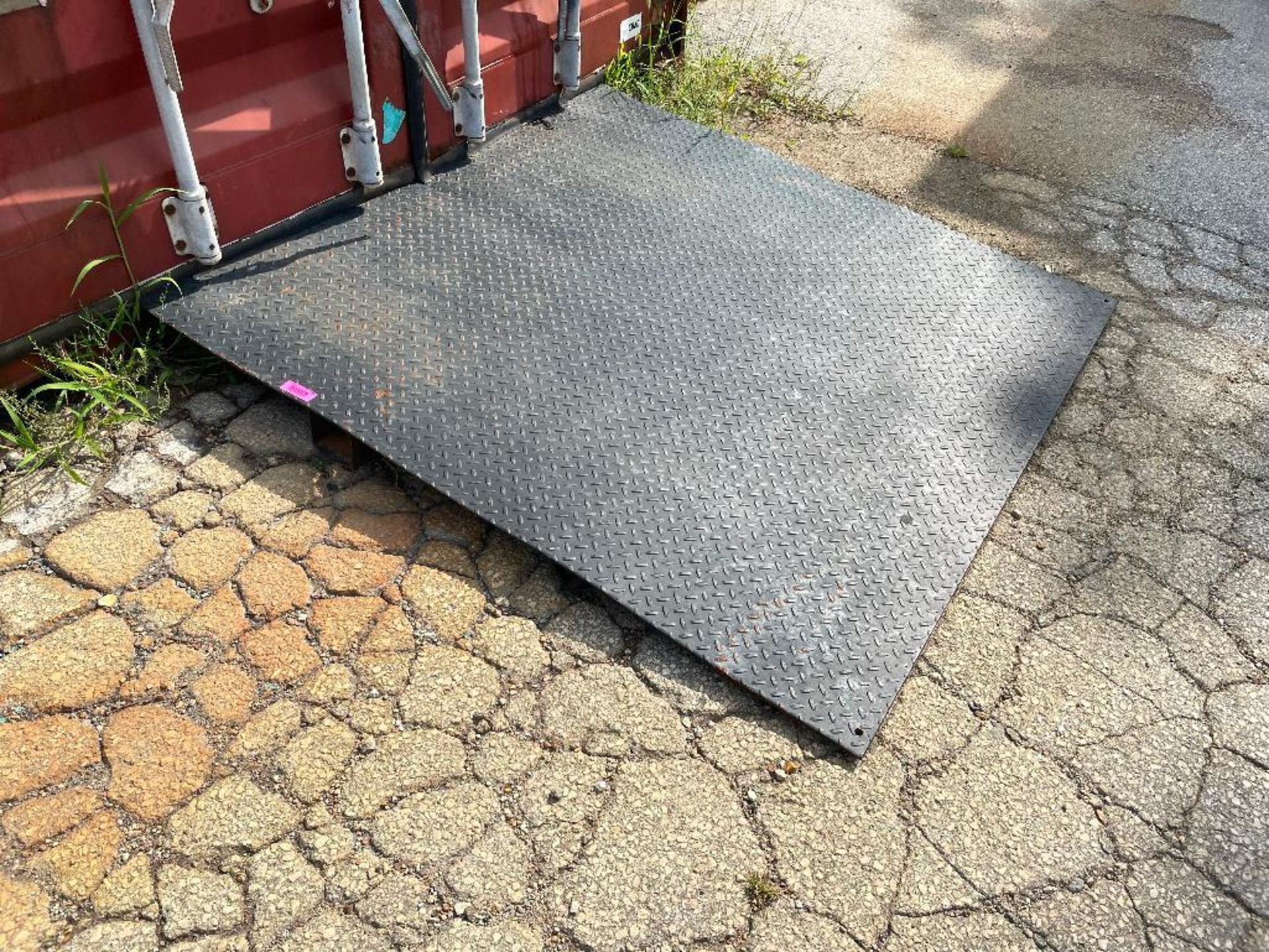 DESCRIPTION: 48" X 48" STEEL DOCK PLATE QTY: 1