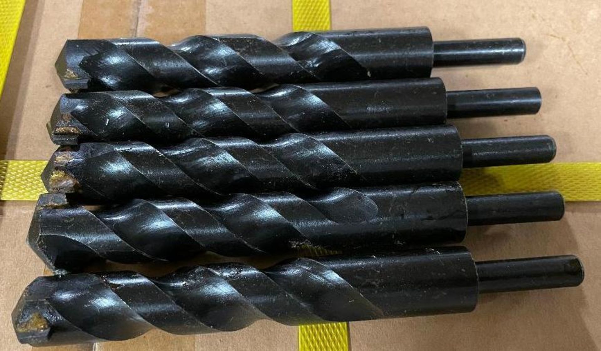 DESCRIPTION: (3) CASES OF 1" X 6" BLACK OXIDE MASONRY DRILL BITS. 50 PER CASE,150 IN LOT BRAND / MOD - Image 2 of 6