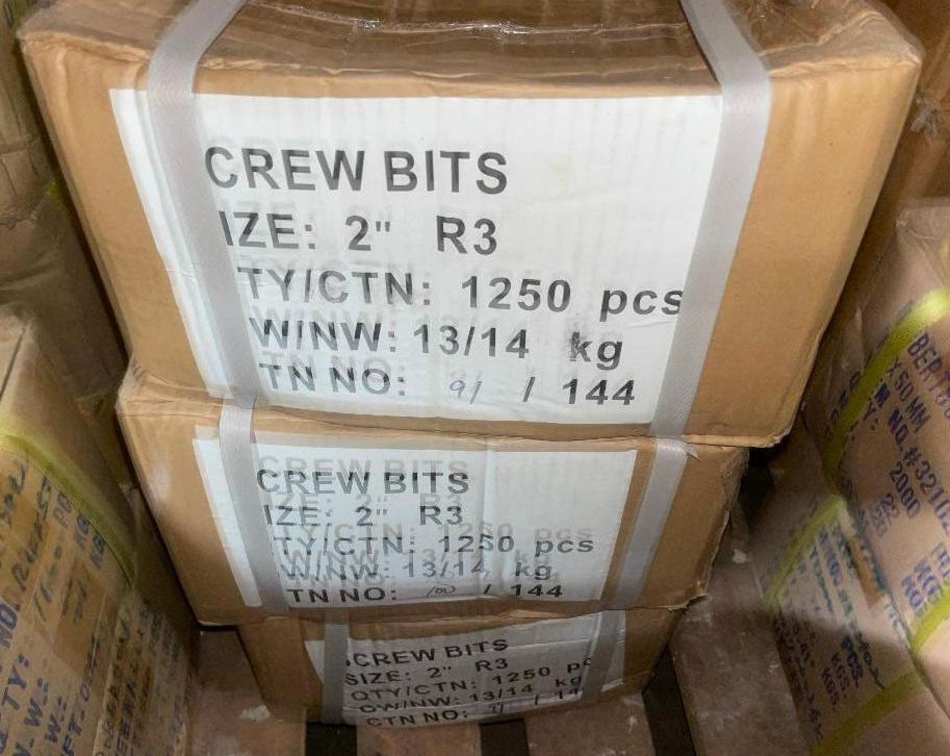 DESCRIPTION: (3) CASES OF 2" R3 SCREW BITS. 1250 PER CASE, 3750 IN LOT. QTY: 1 - Image 4 of 6