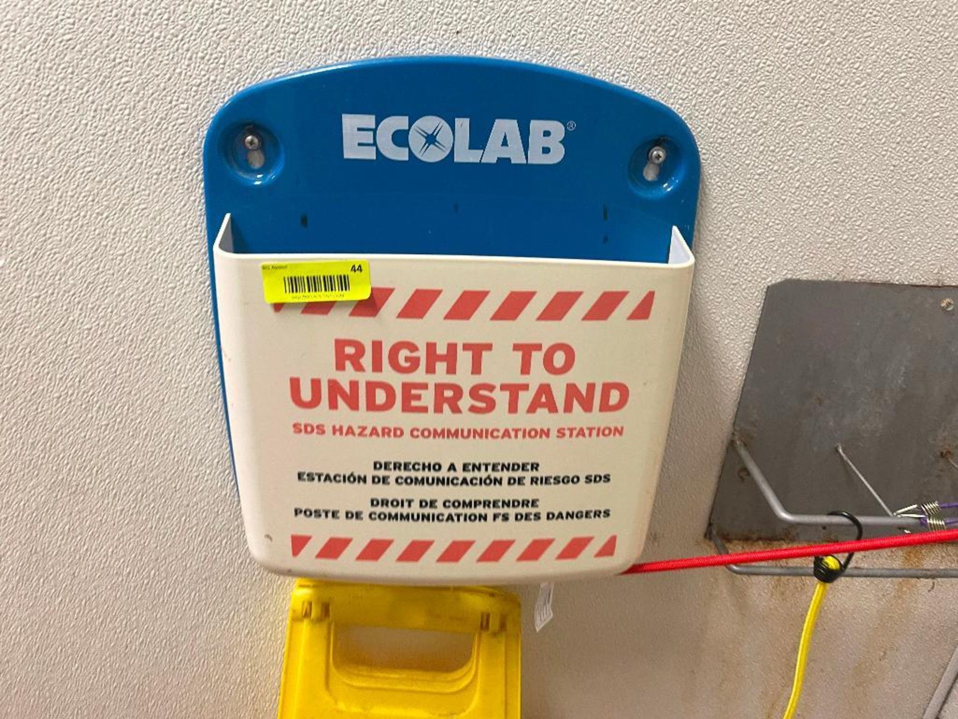 DESCRIPTION: ECOLAB WALL MOUNTED SAFETY STATION LOCATION: ALLEN TX QTY: 1