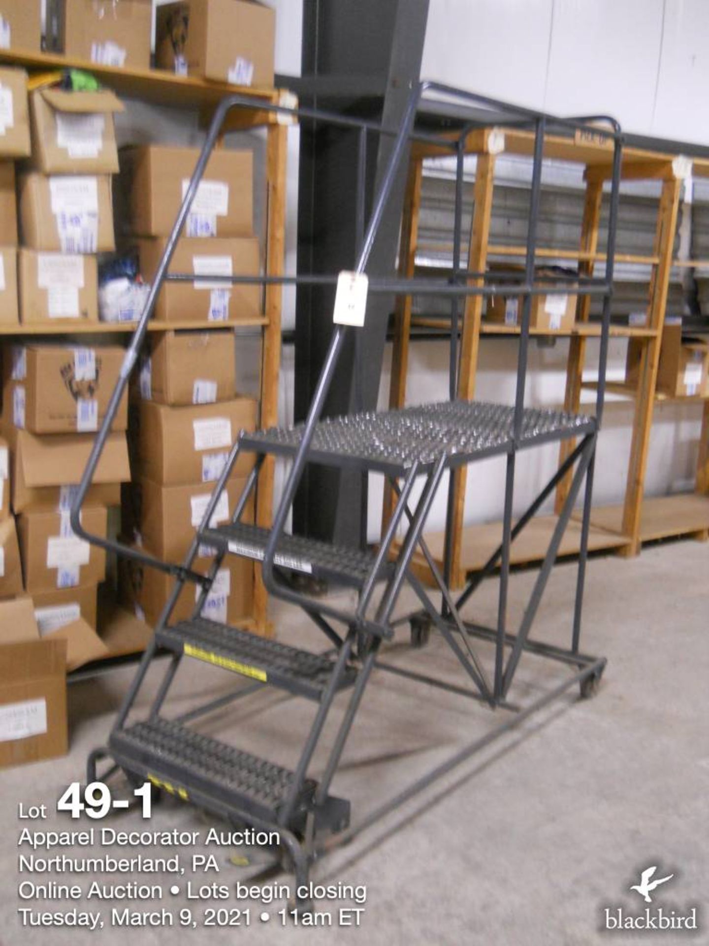 Ballymore 4 step with top platform portable rolling shop ladder