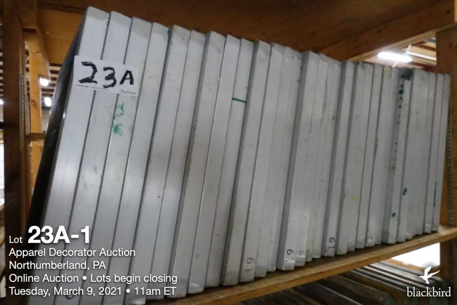 (34) 17 x 17 Aluminum screens