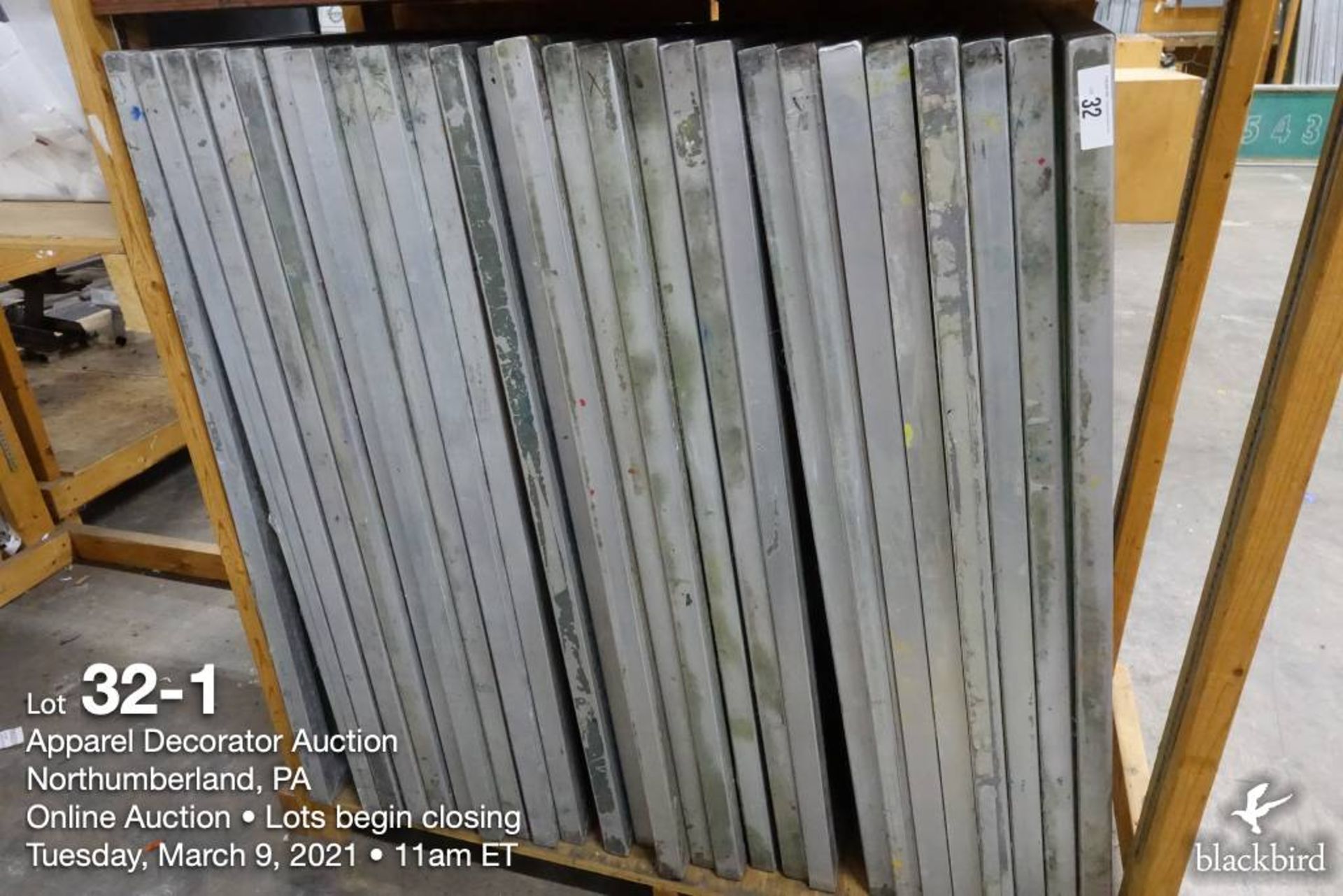 (26) 42 x 20 Aluminum screens